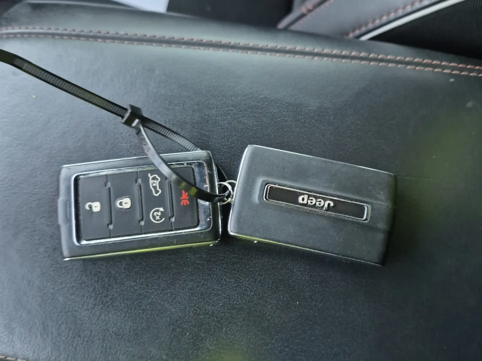 Keys/Fobs/Manual Photo