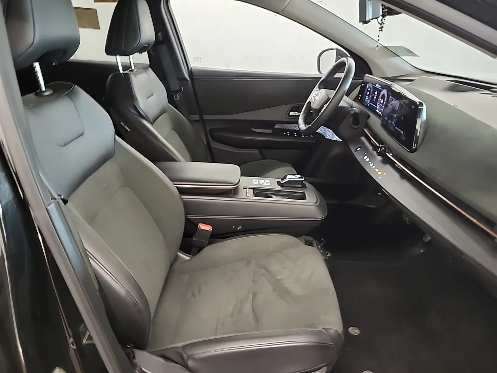 Right Side Interior Photo