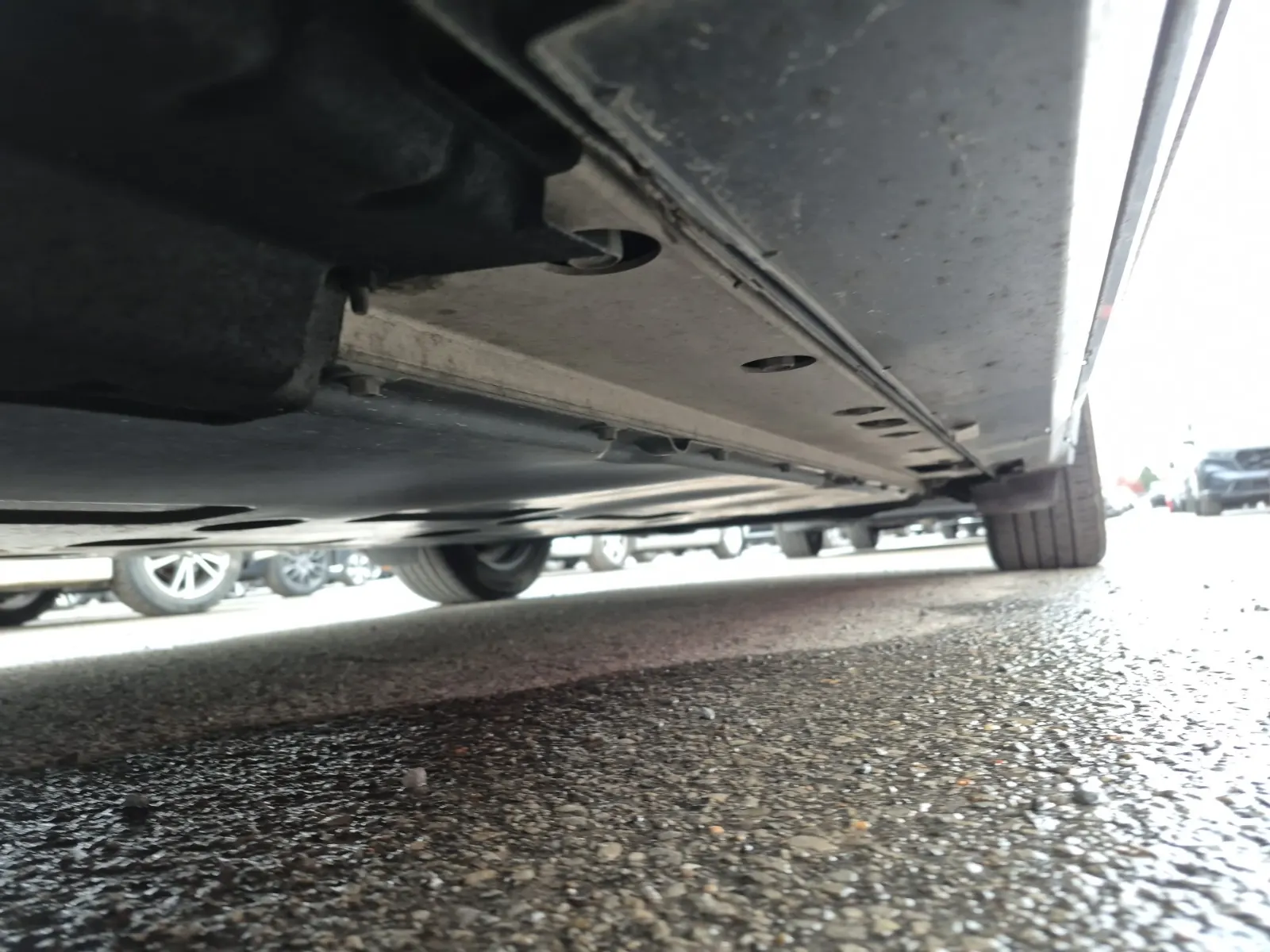 Undercarriage - Driver Photo