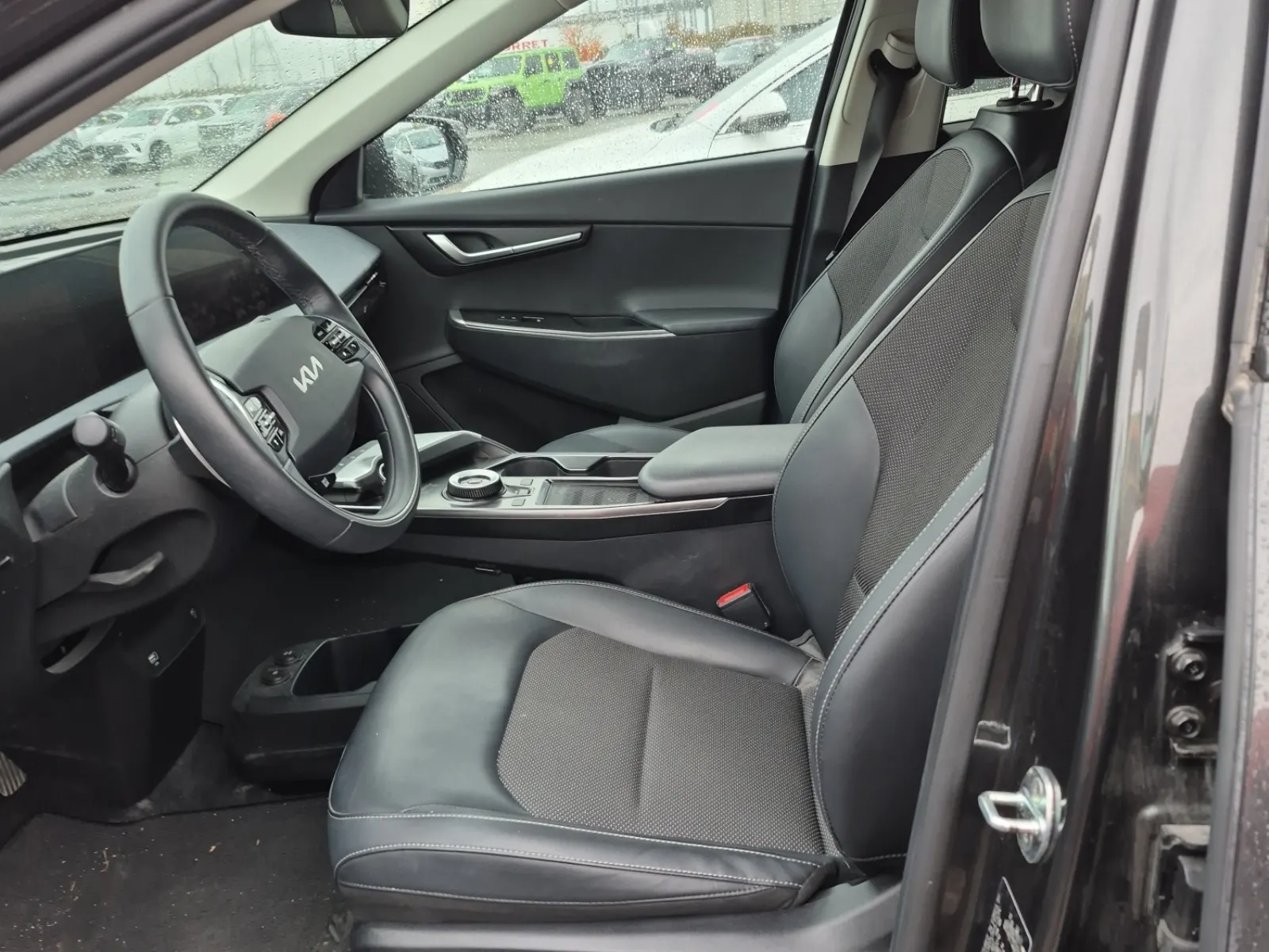 Front Interior Photo