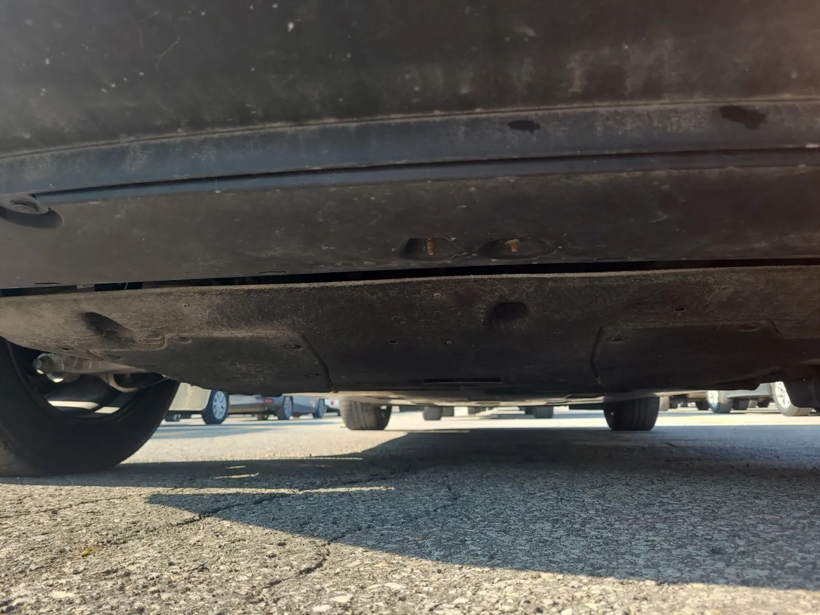 Undercarriage - Rear Photo