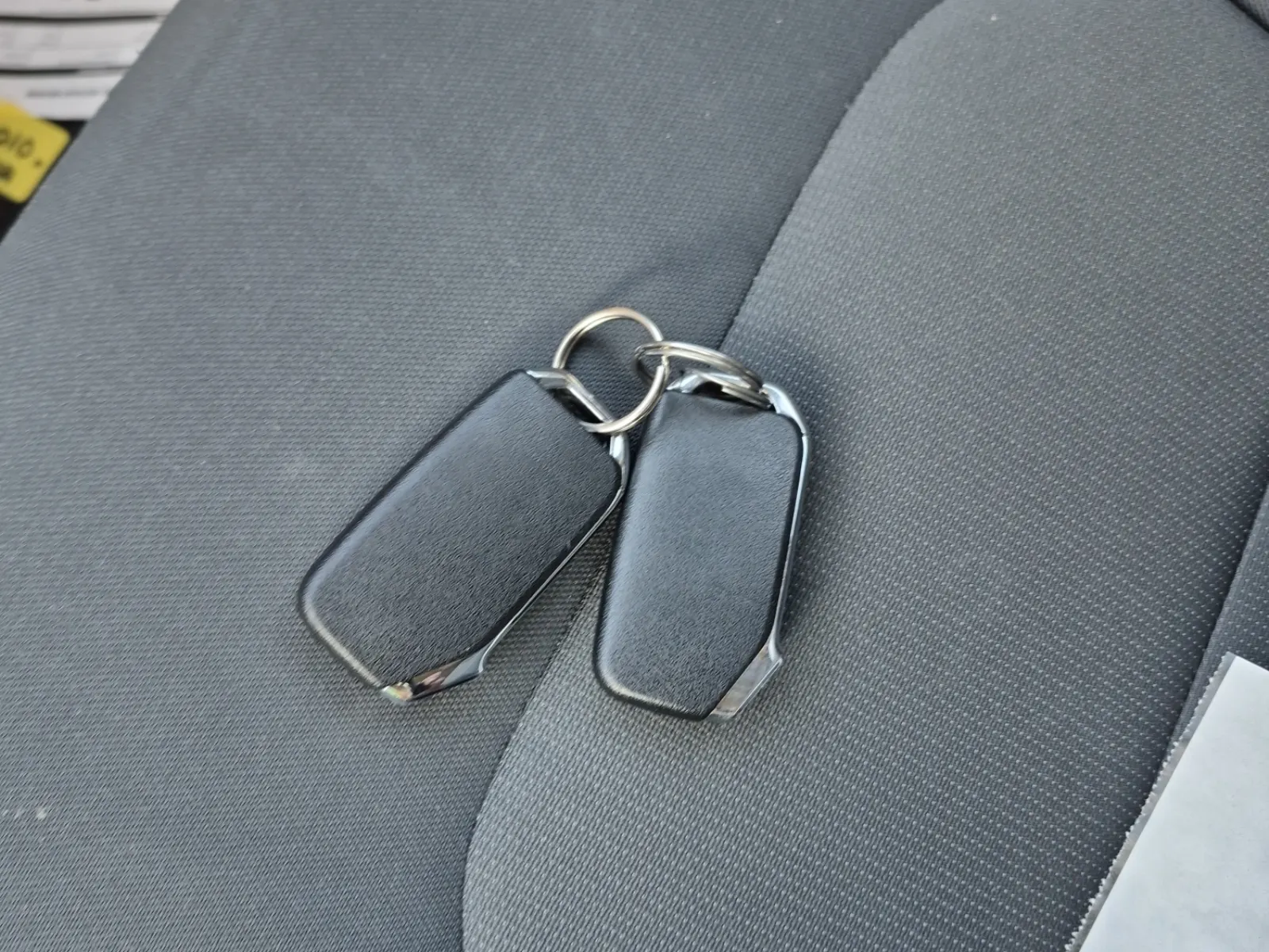Keys/Fobs/Manual Photo
