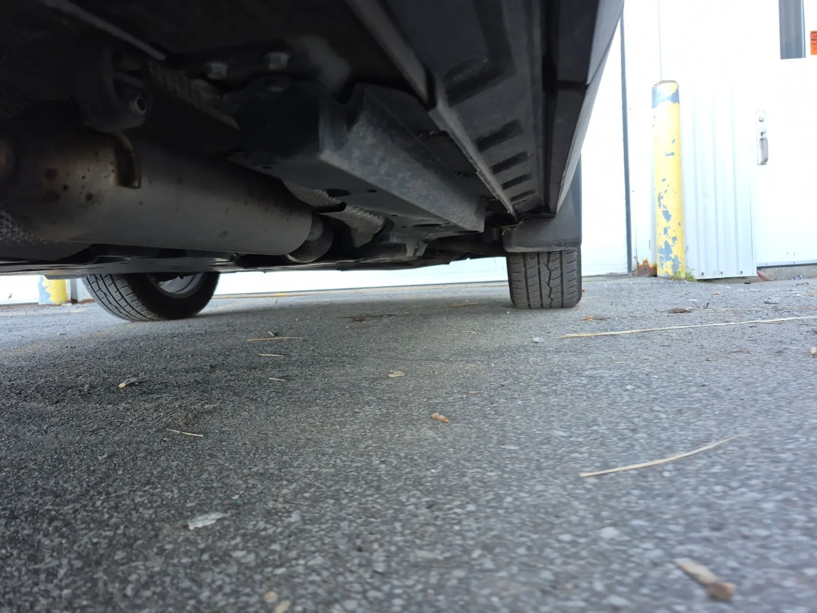 Undercarriage - Passenger Photo