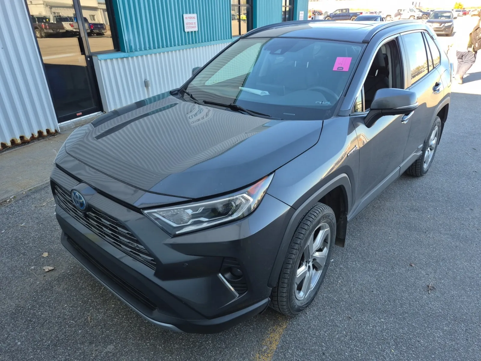 Front driver 3/4 photo
