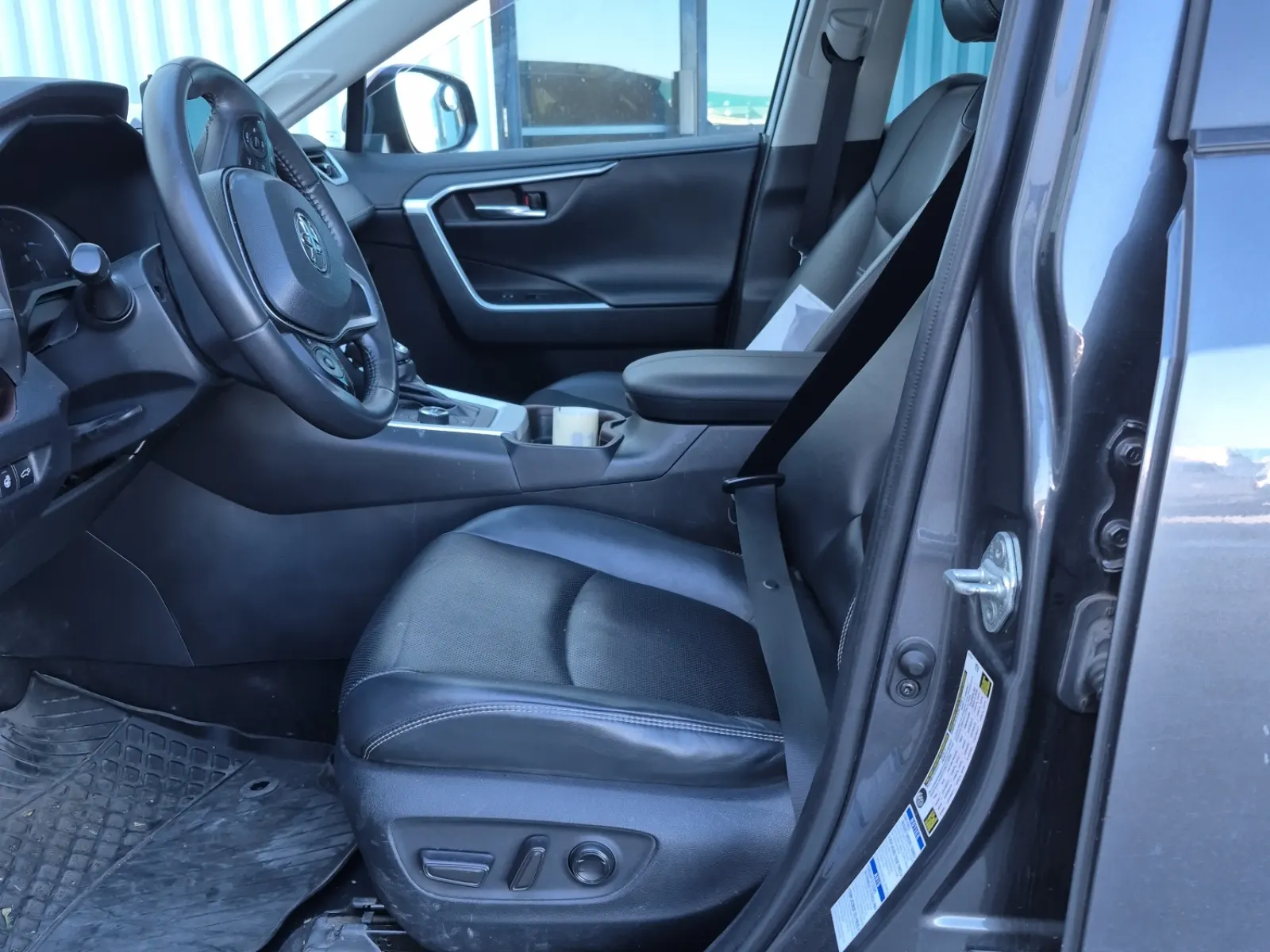 Front Interior Photo