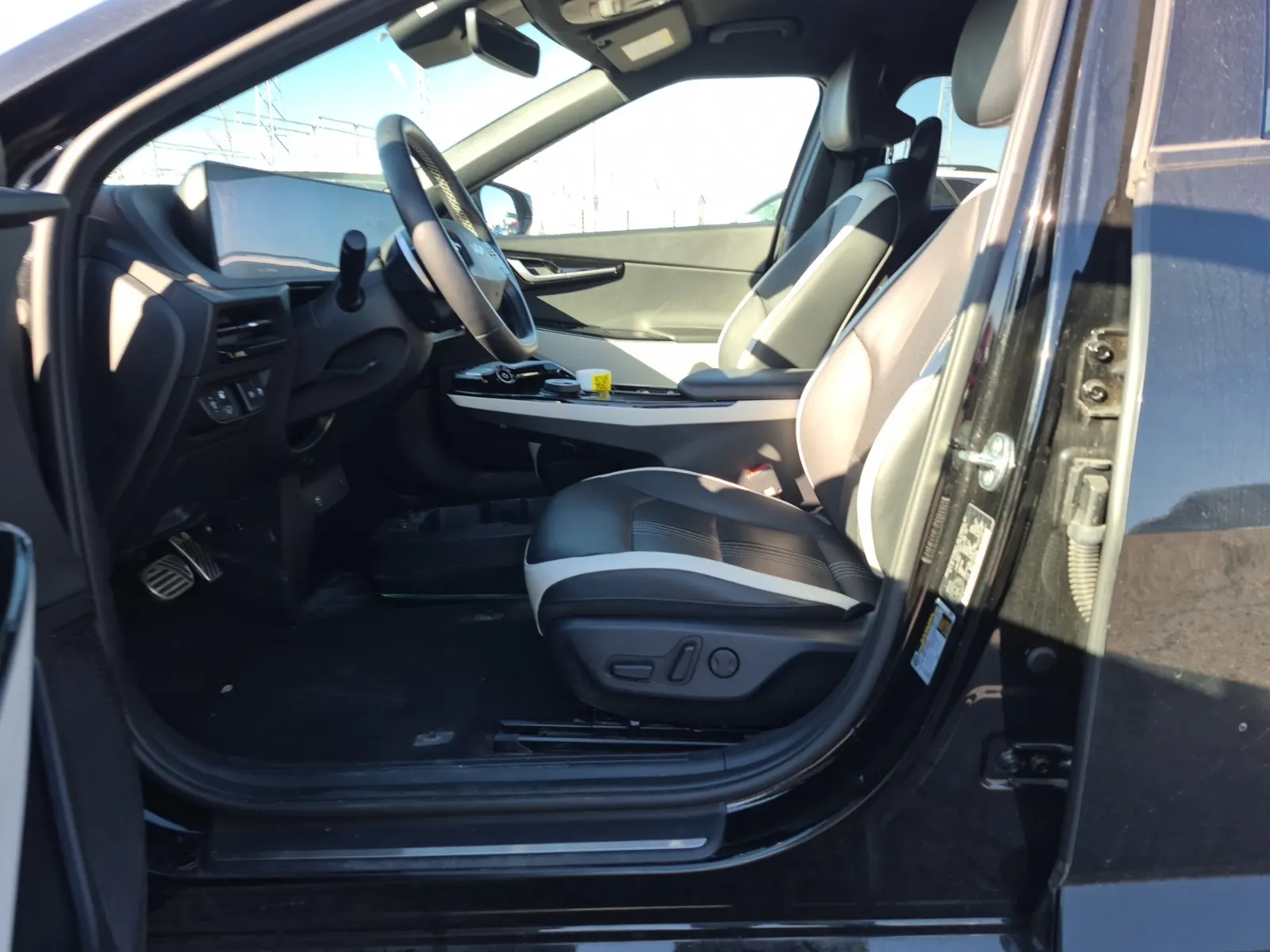 Front Interior Photo