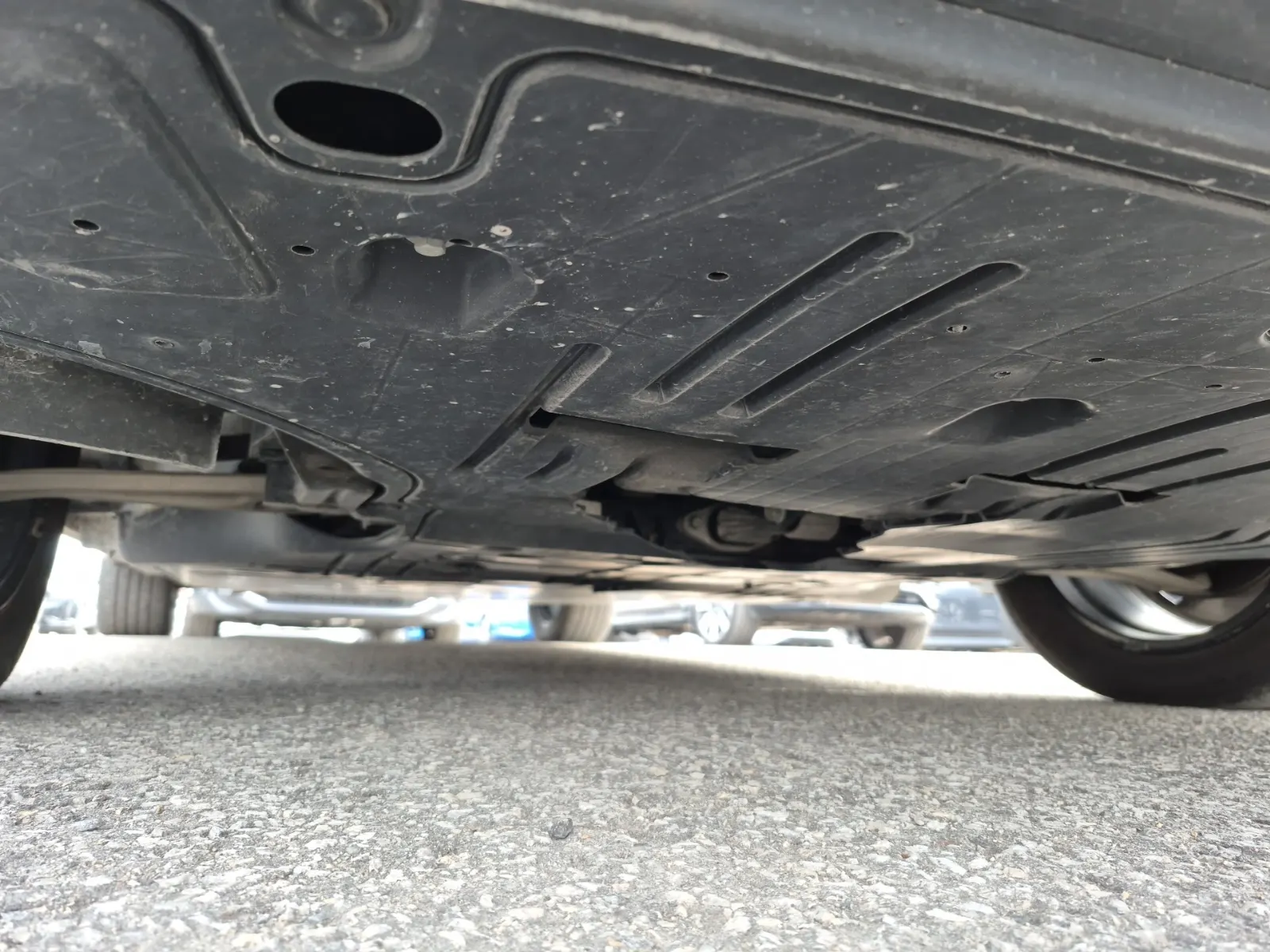 Undercarriage - Front Photo