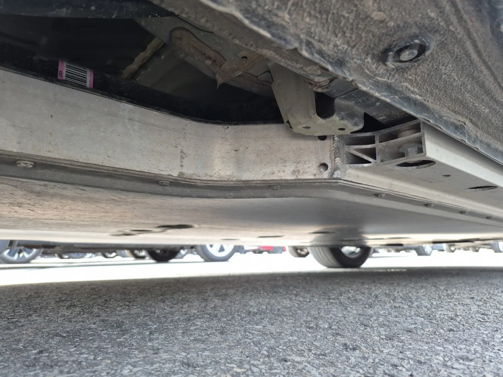 Undercarriage - Passenger Photo