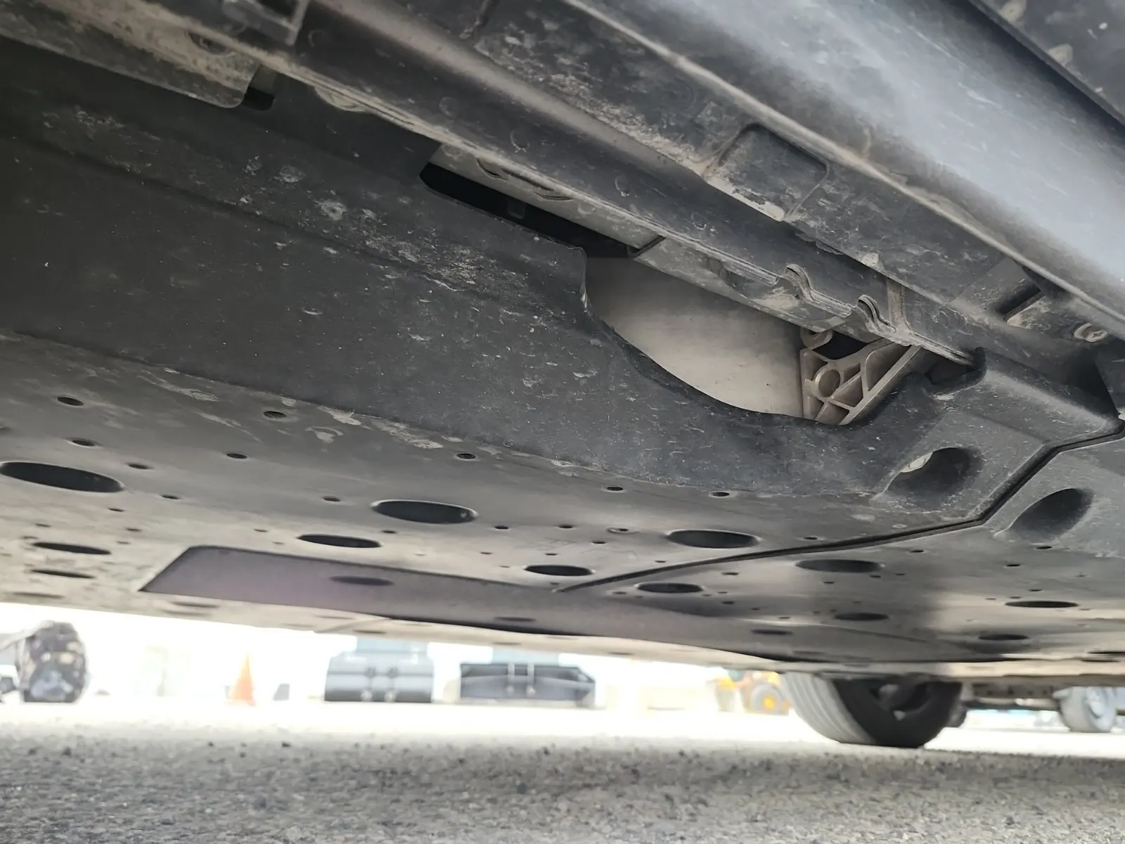 Undercarriage - Passenger Photo