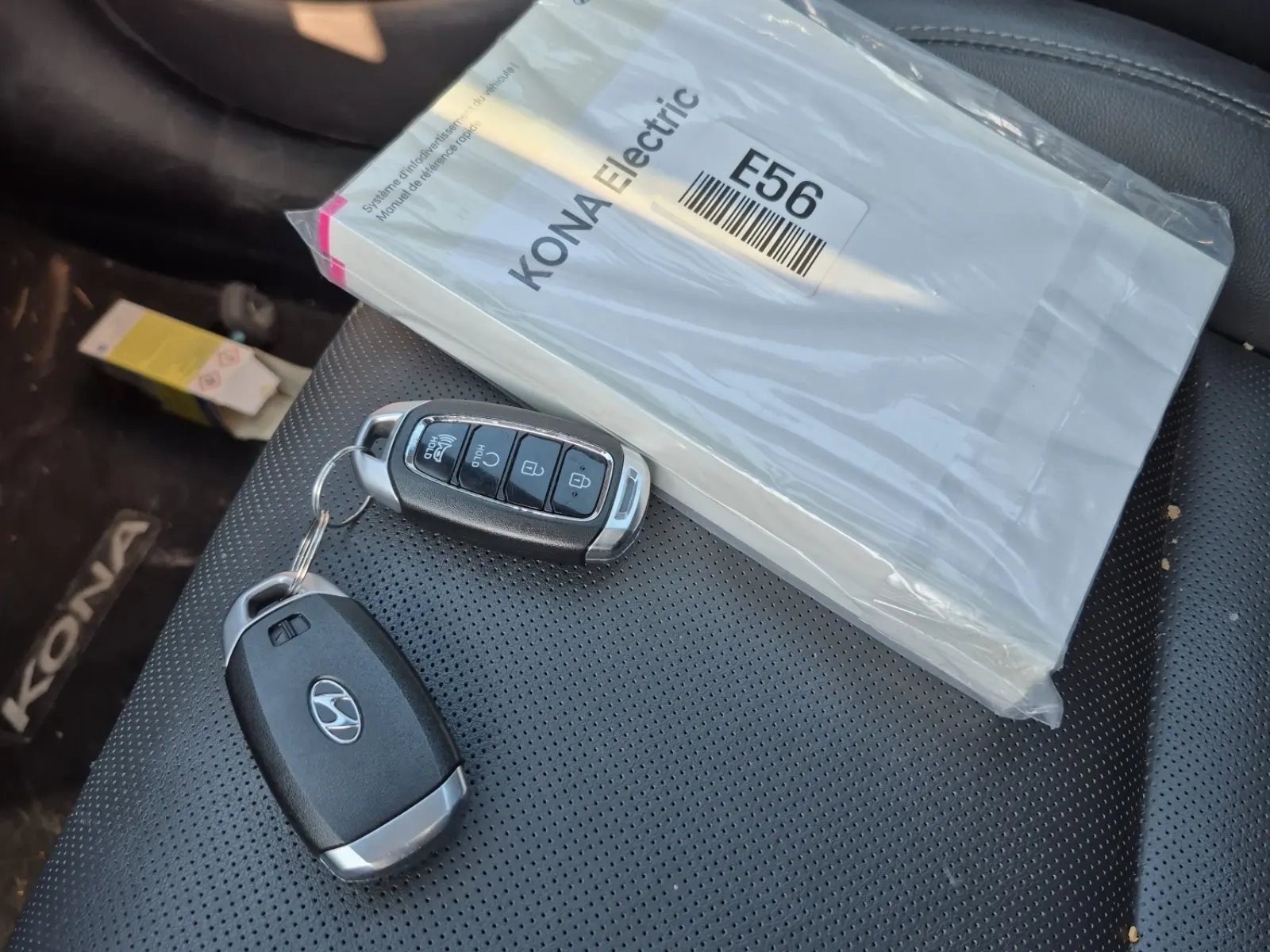 Keys/Fobs/Manual Photo