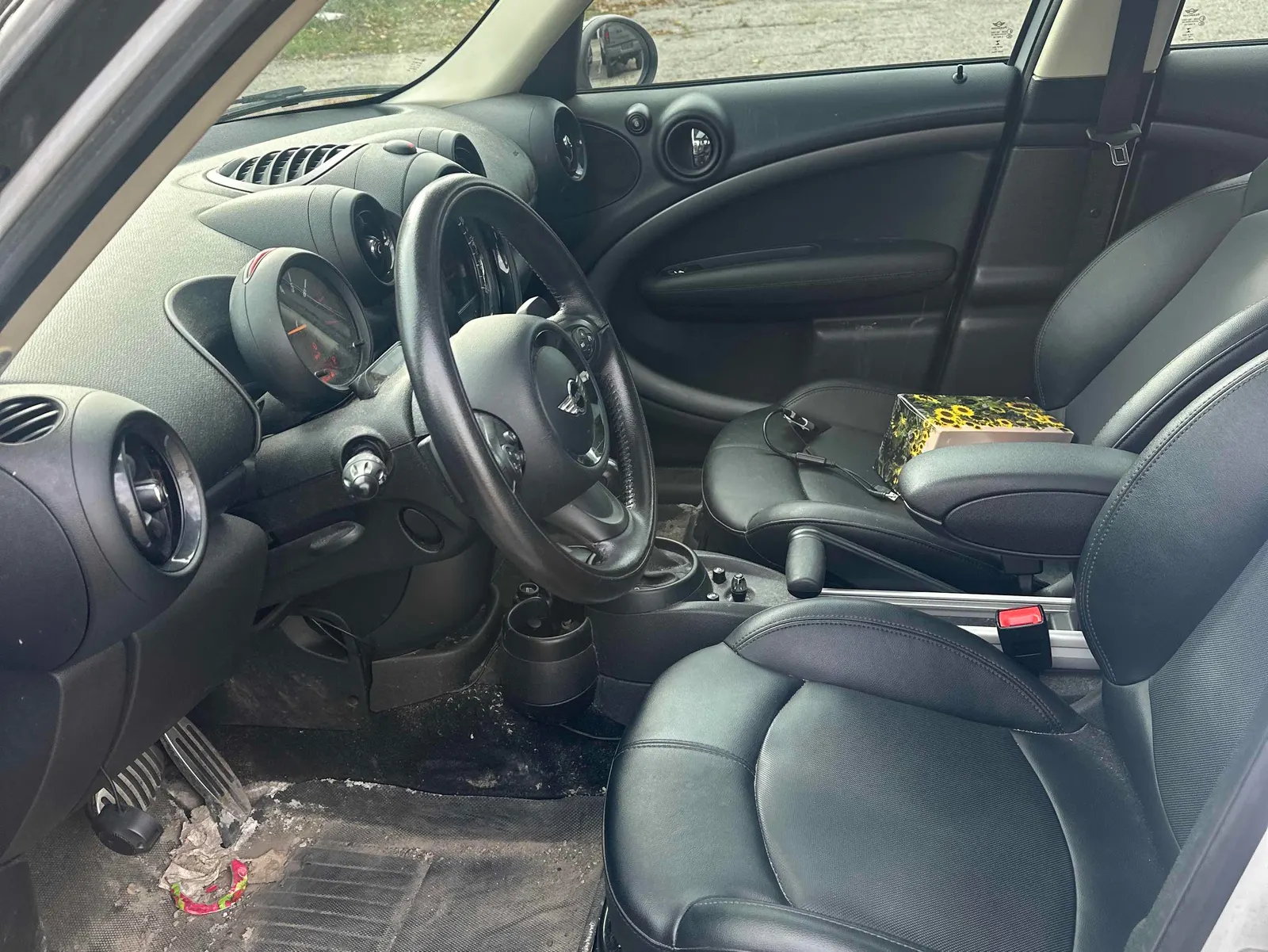 Interior driver side