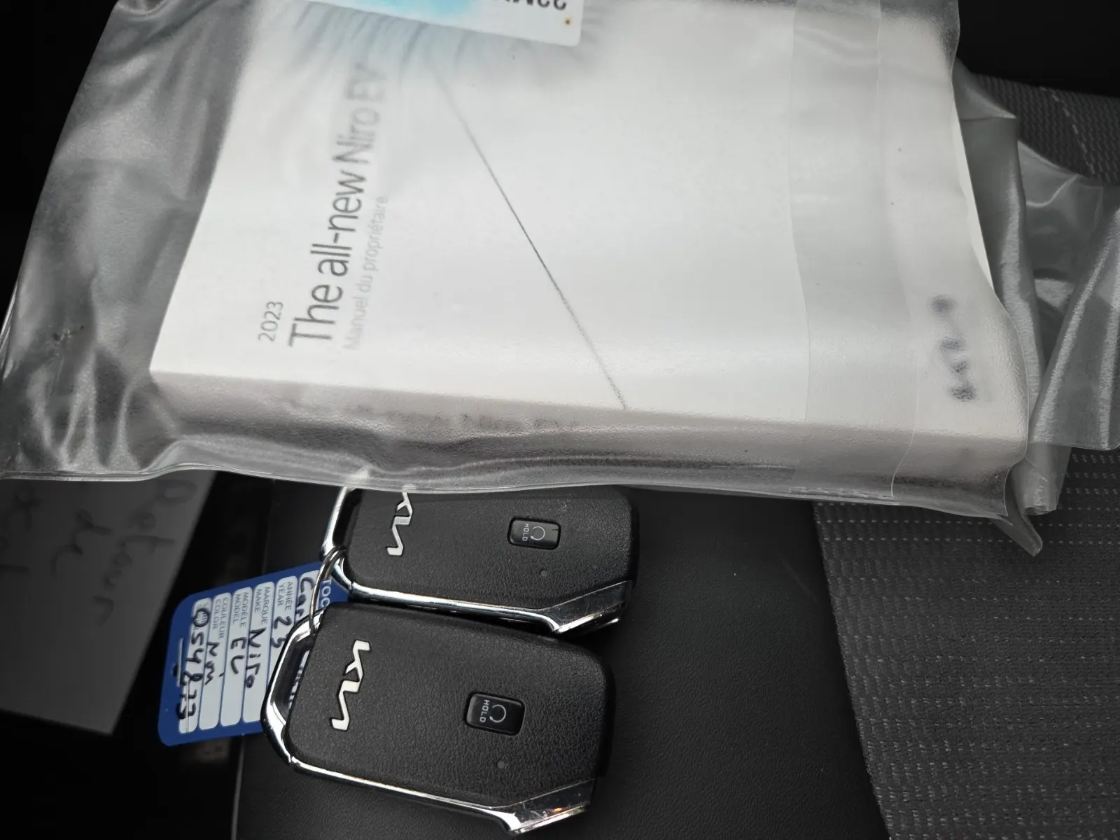 Keys/Fobs/Manual Photo