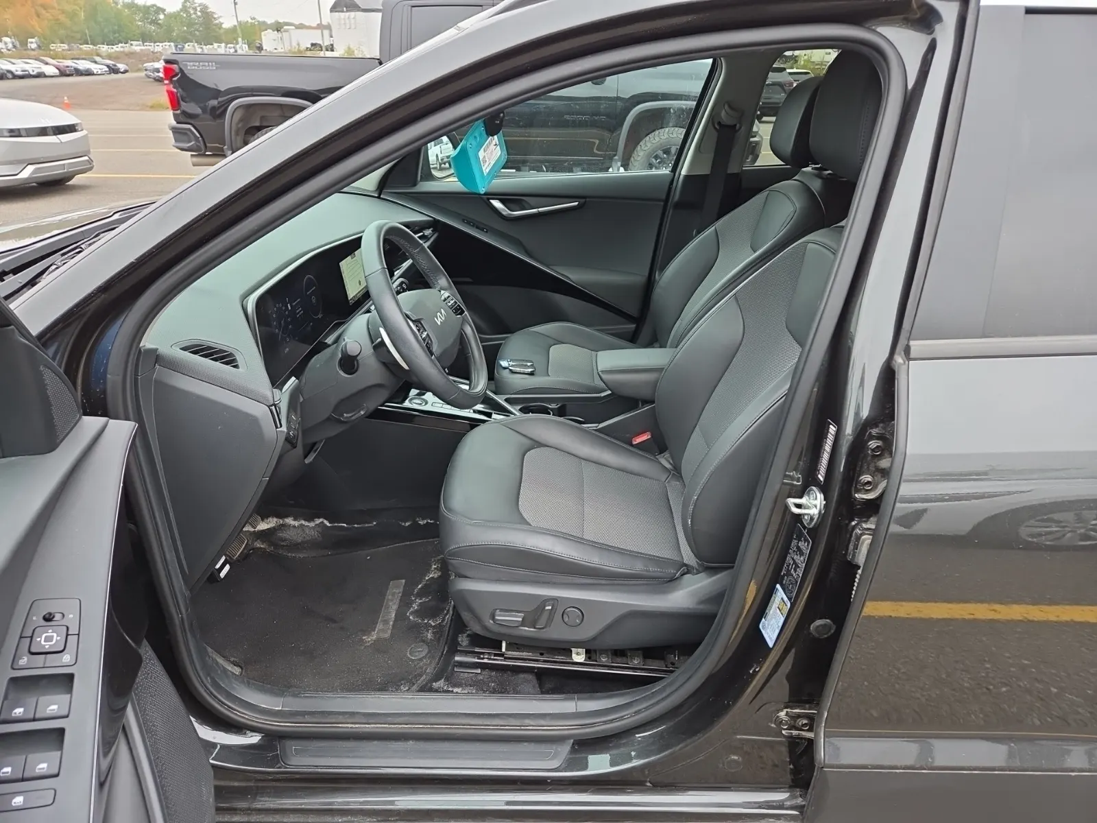 Front Interior Photo