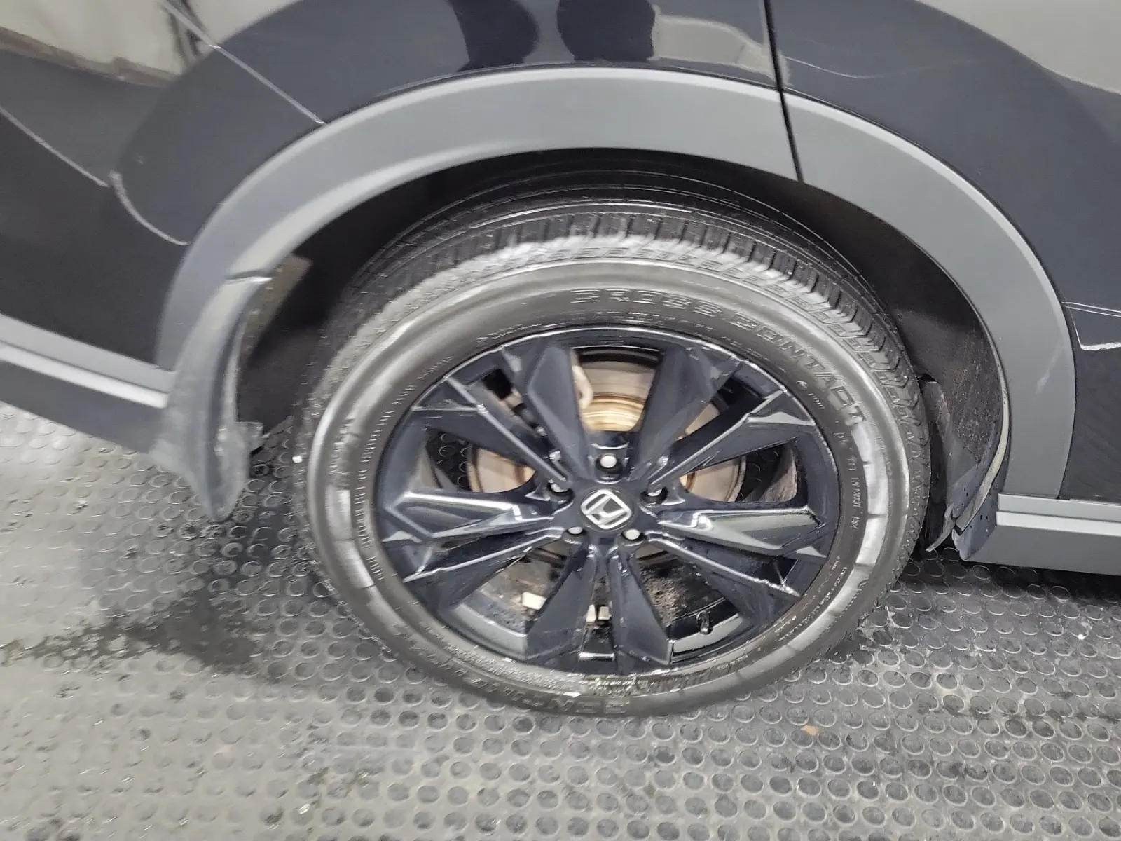 Right Rear Wheel/Tire Photo