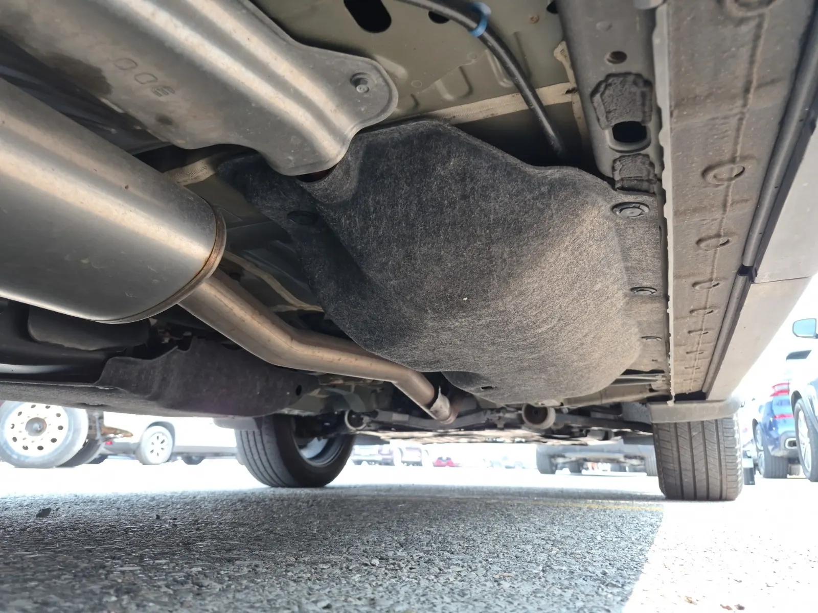 Undercarriage - Passenger Photo