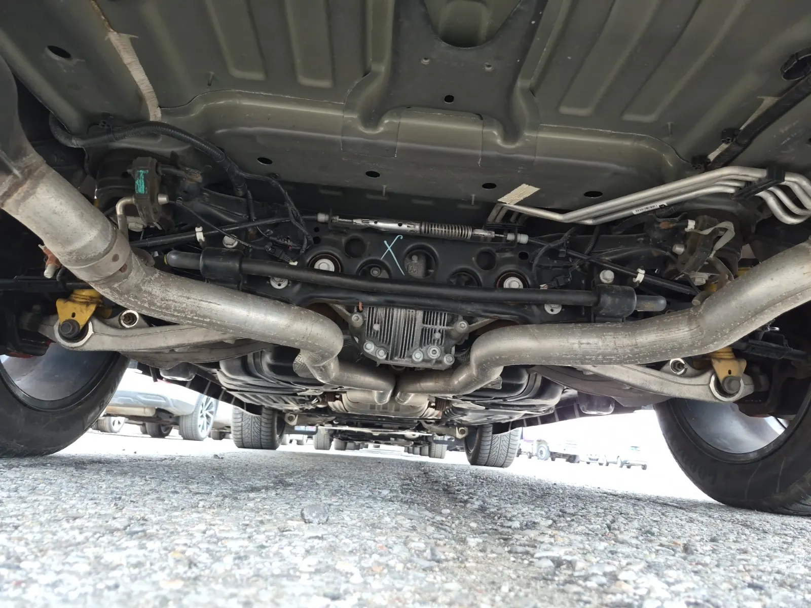 Undercarriage - Rear Photo