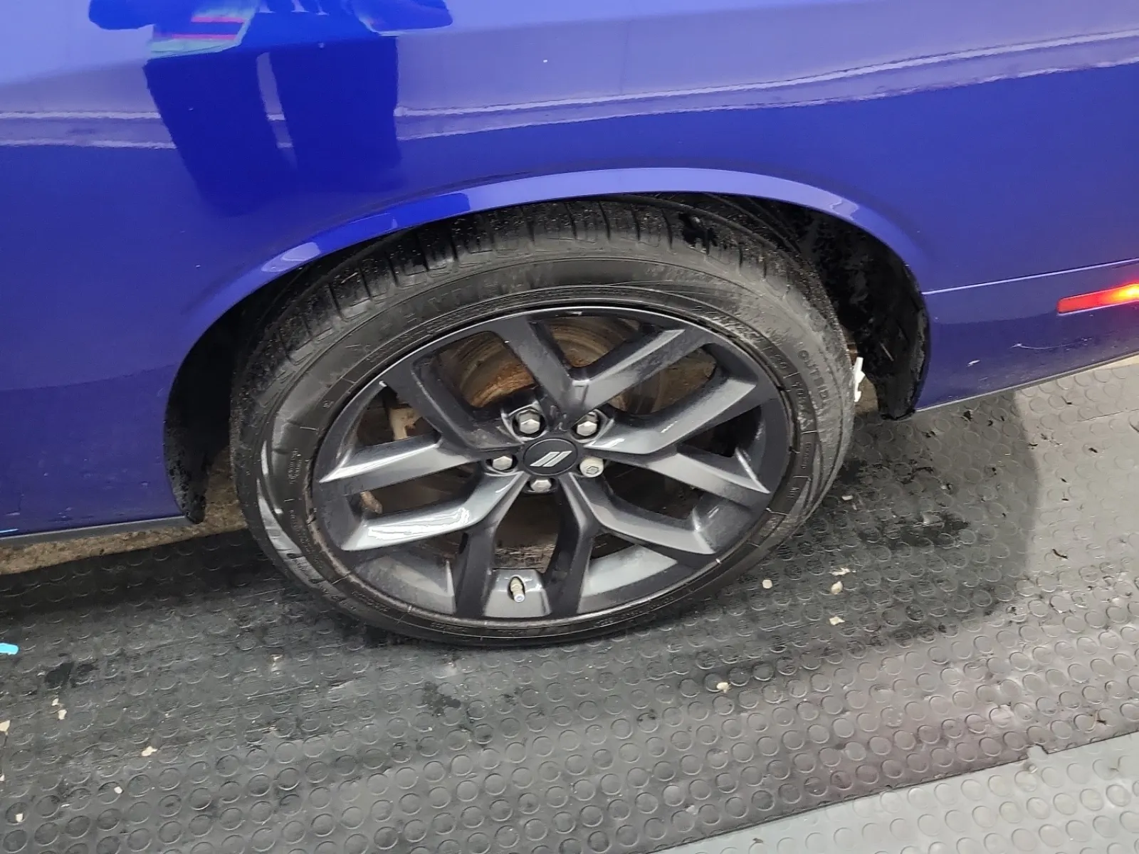 Left Rear Wheel/Tire Photo