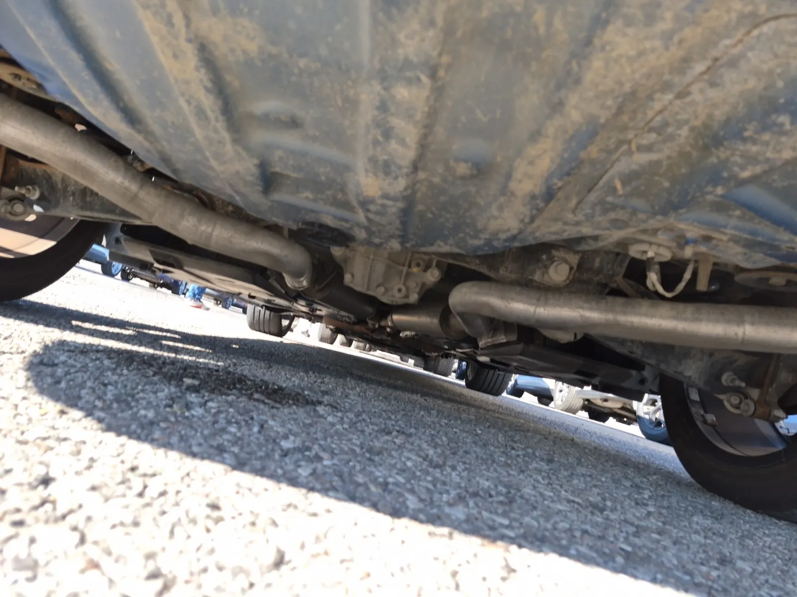 Undercarriage - Rear Photo