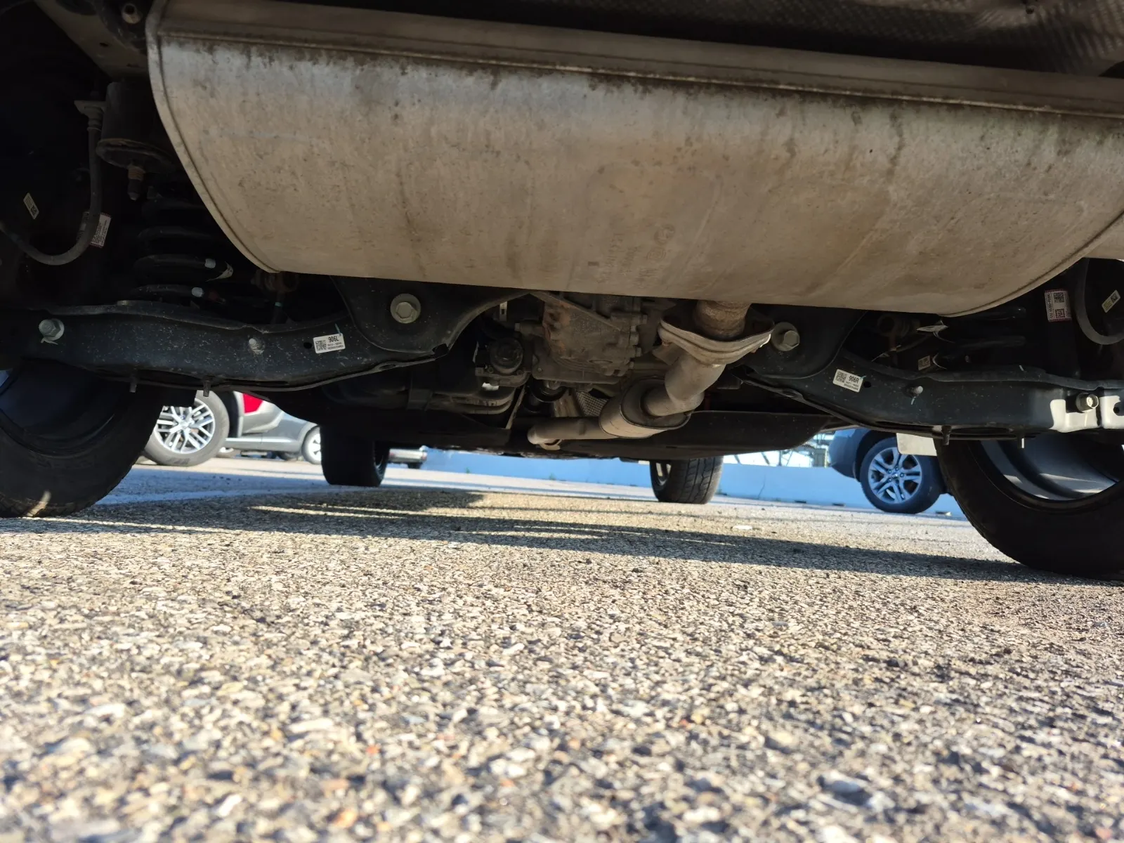 Undercarriage - Rear Photo