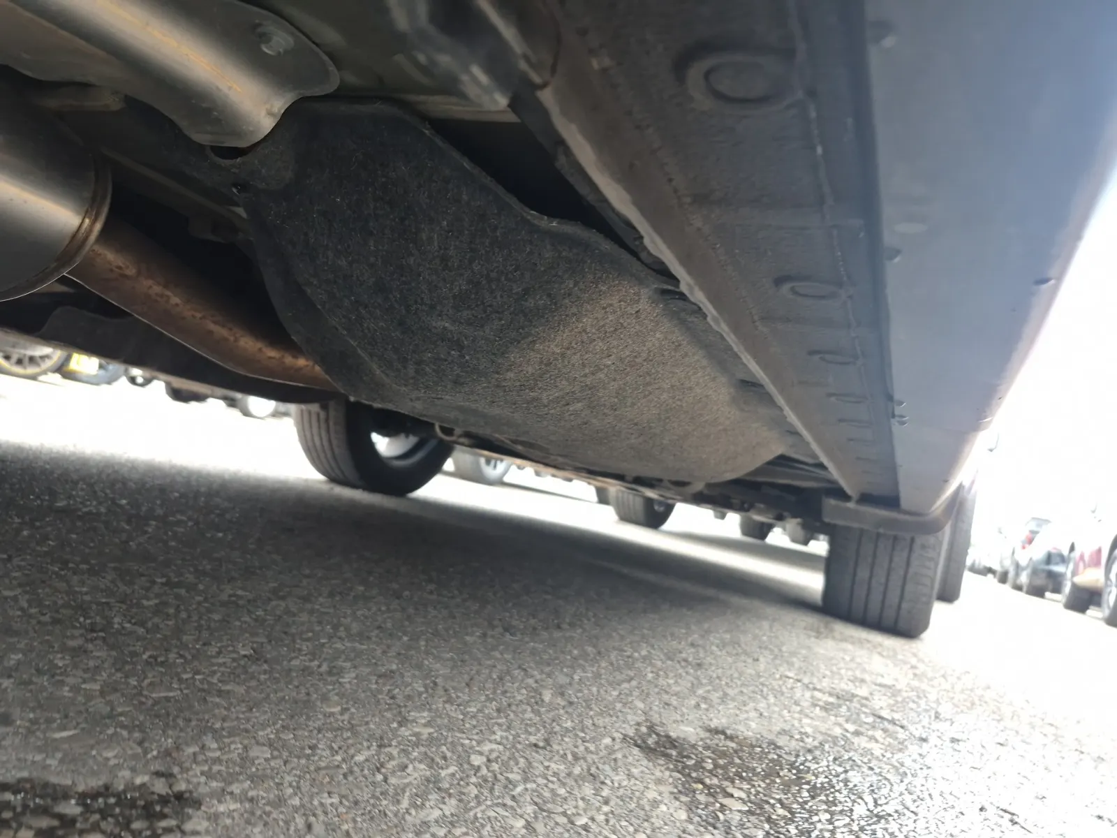 Undercarriage - Passenger Photo