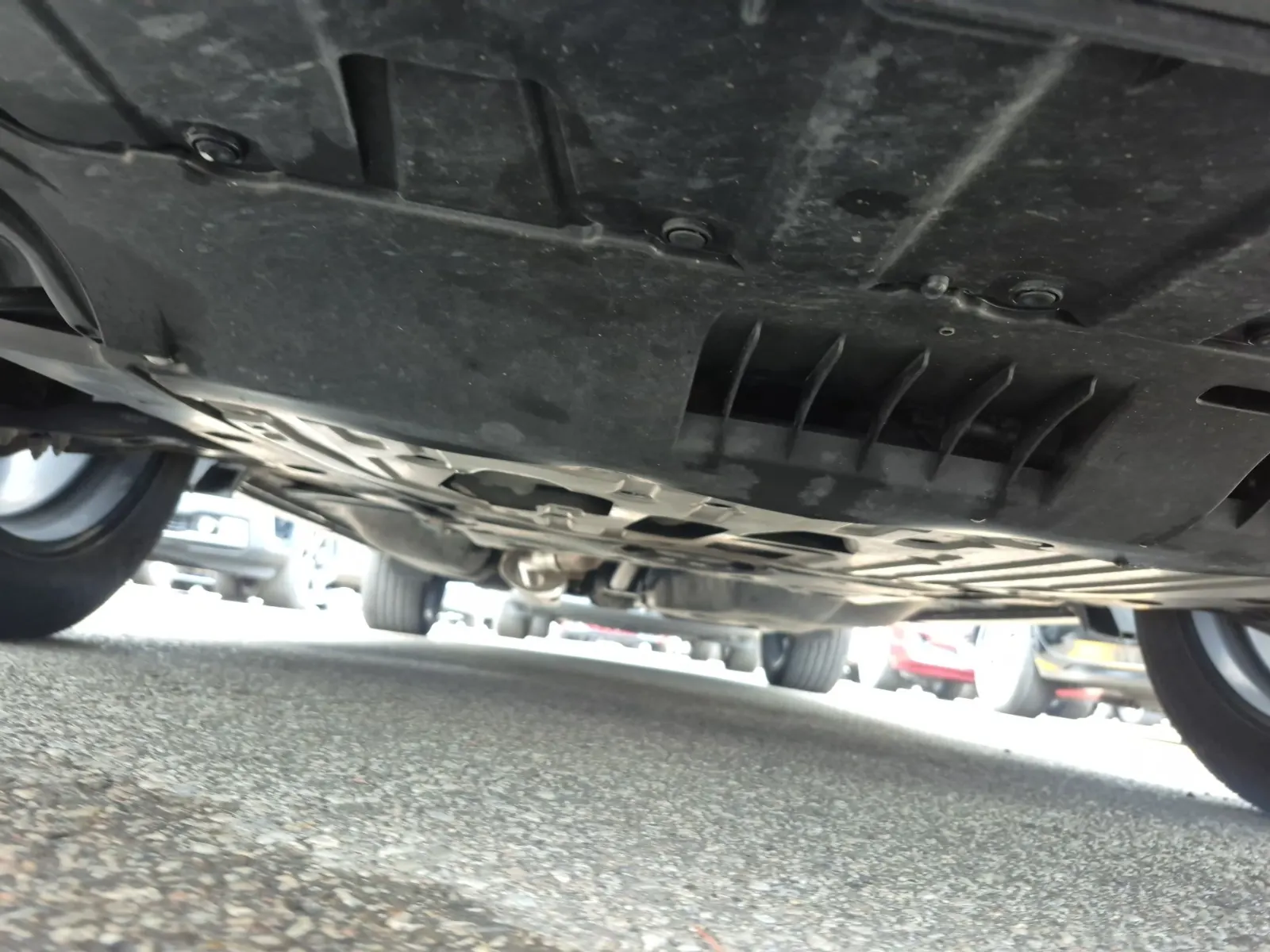 Undercarriage - Front Photo