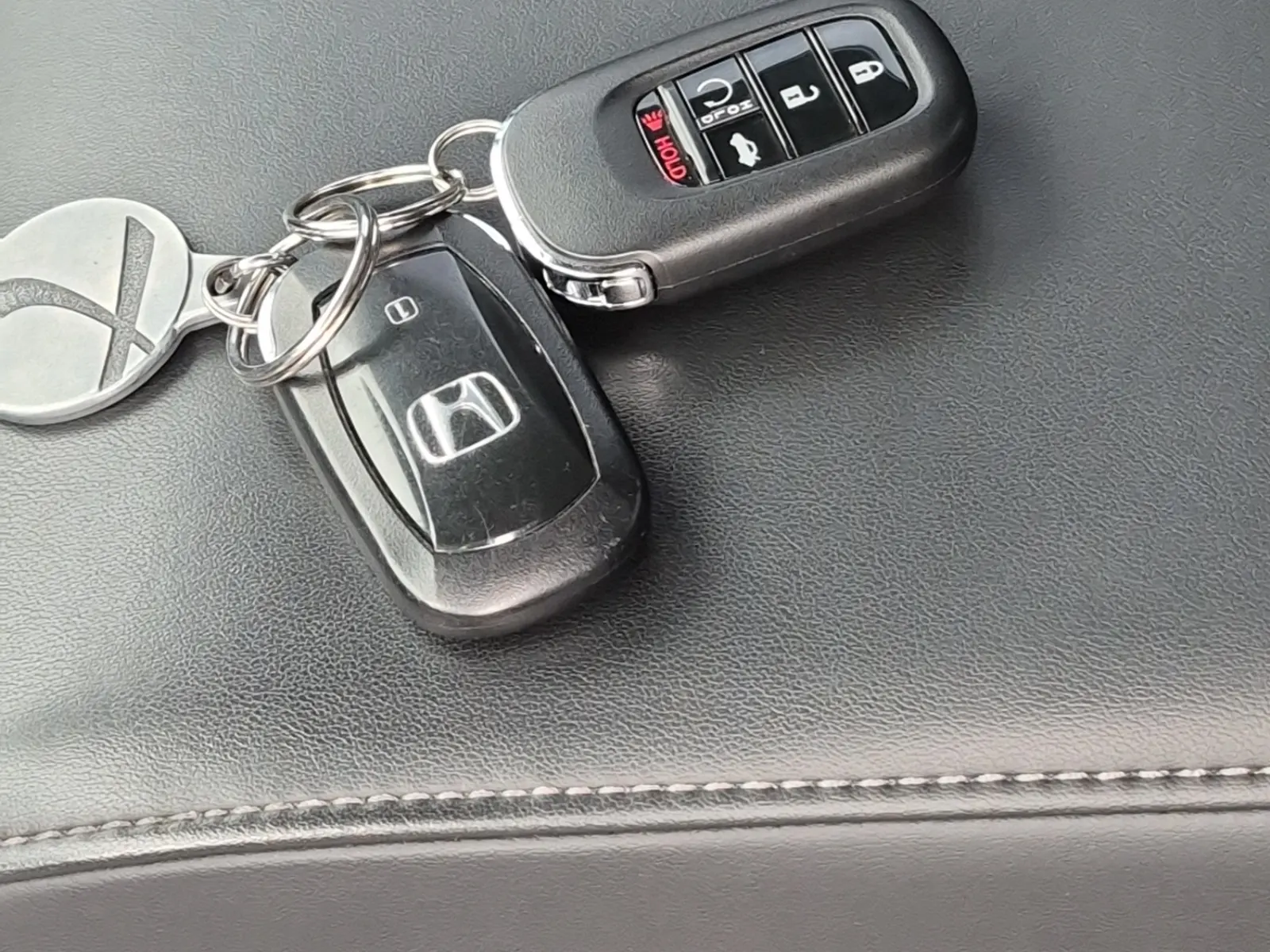 Keys/Fobs/Manual Photo