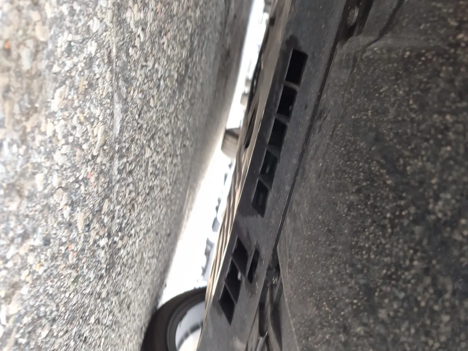 Undercarriage - Front Photo
