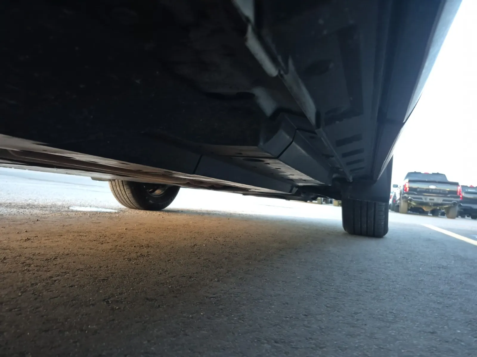 Undercarriage - Passenger Photo