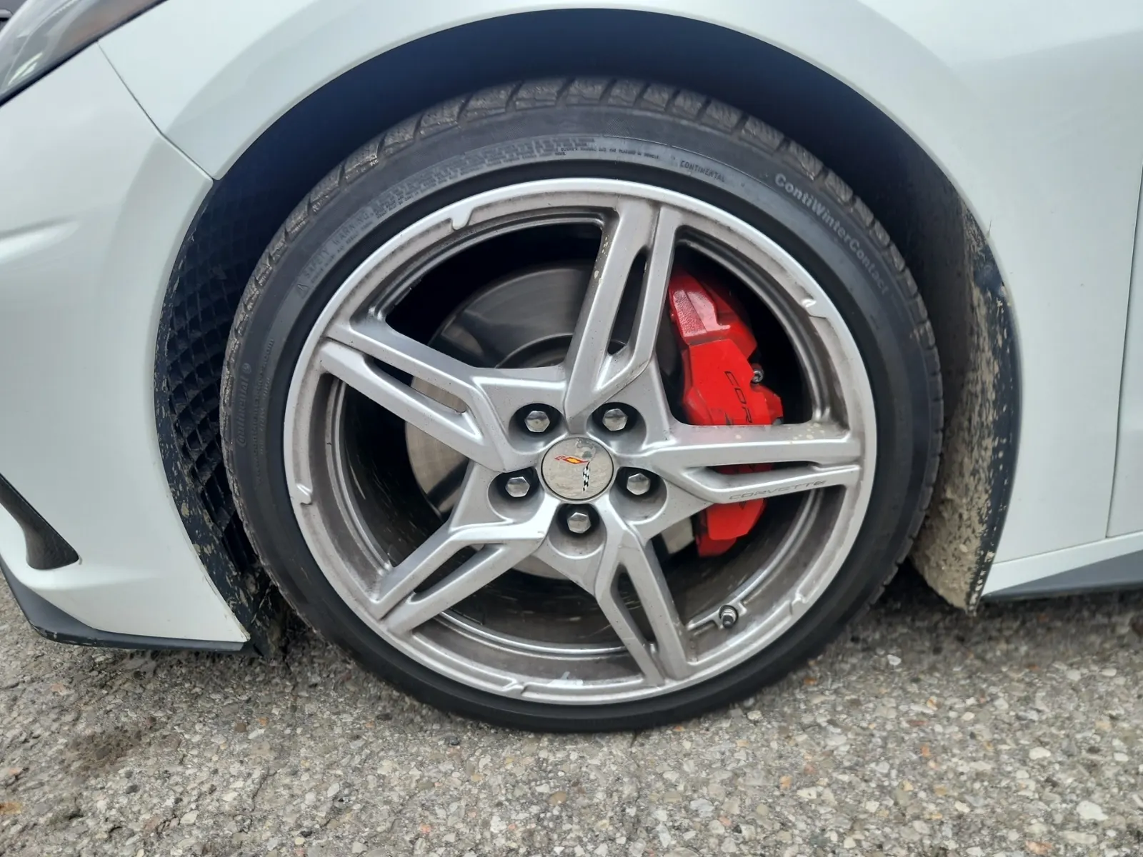 Front driver wheel/tire photo