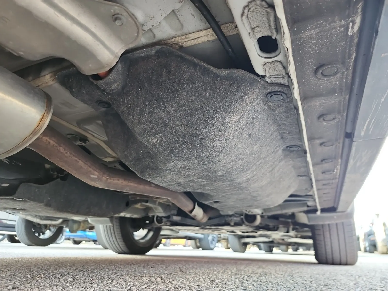 Undercarriage - Passenger Photo