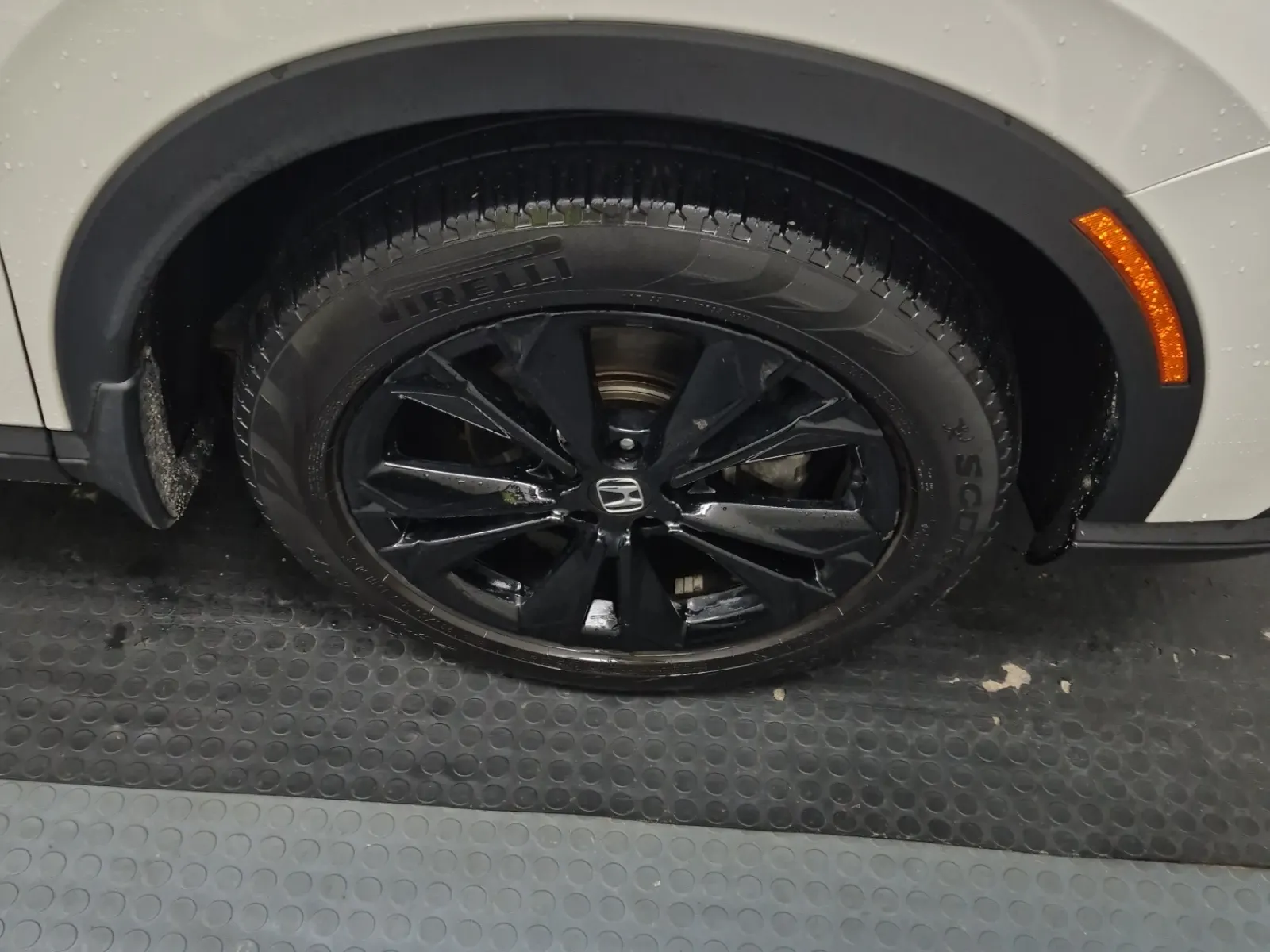 Right Front Wheel/Tire Photo