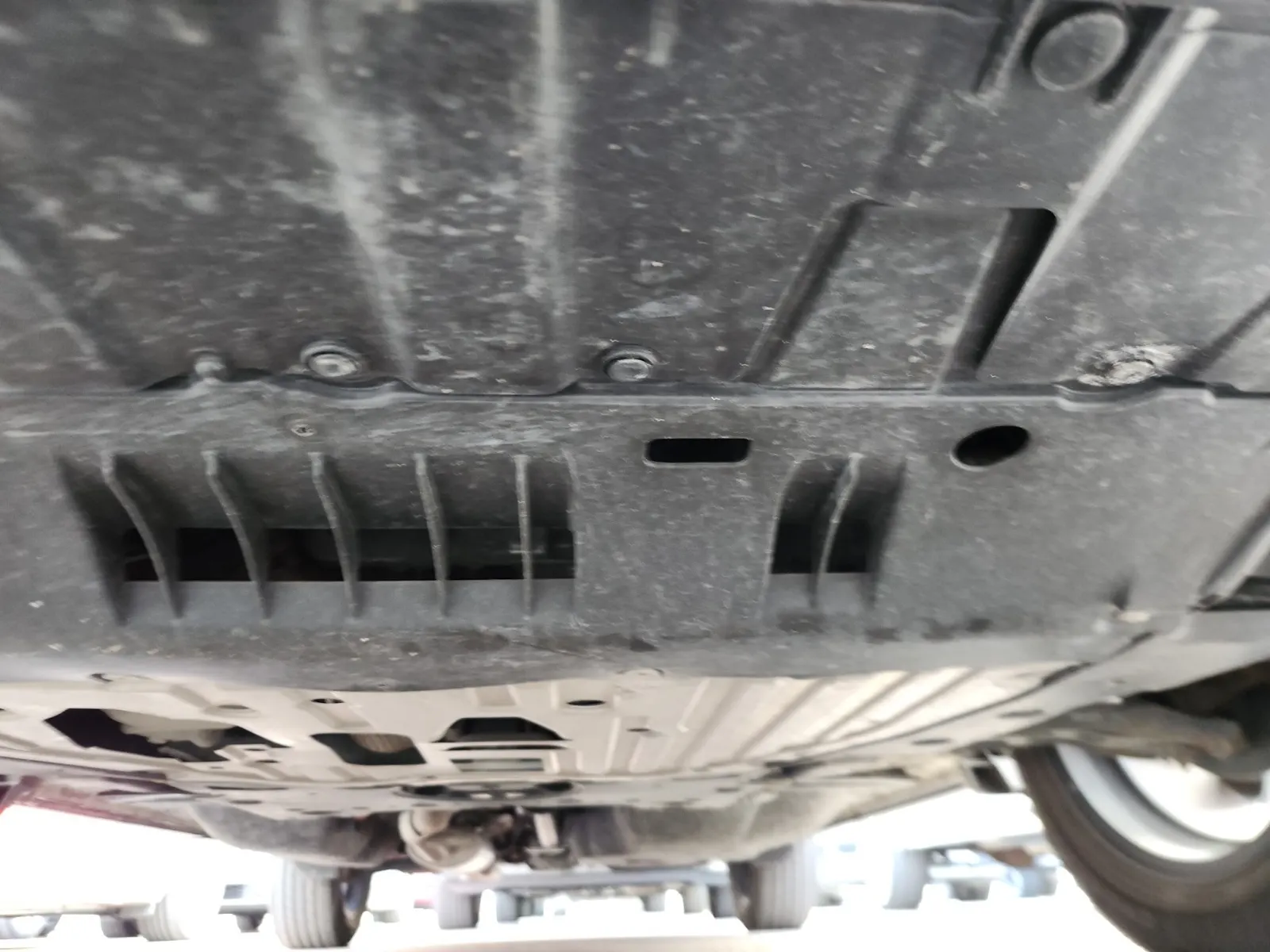 Undercarriage - Front Photo