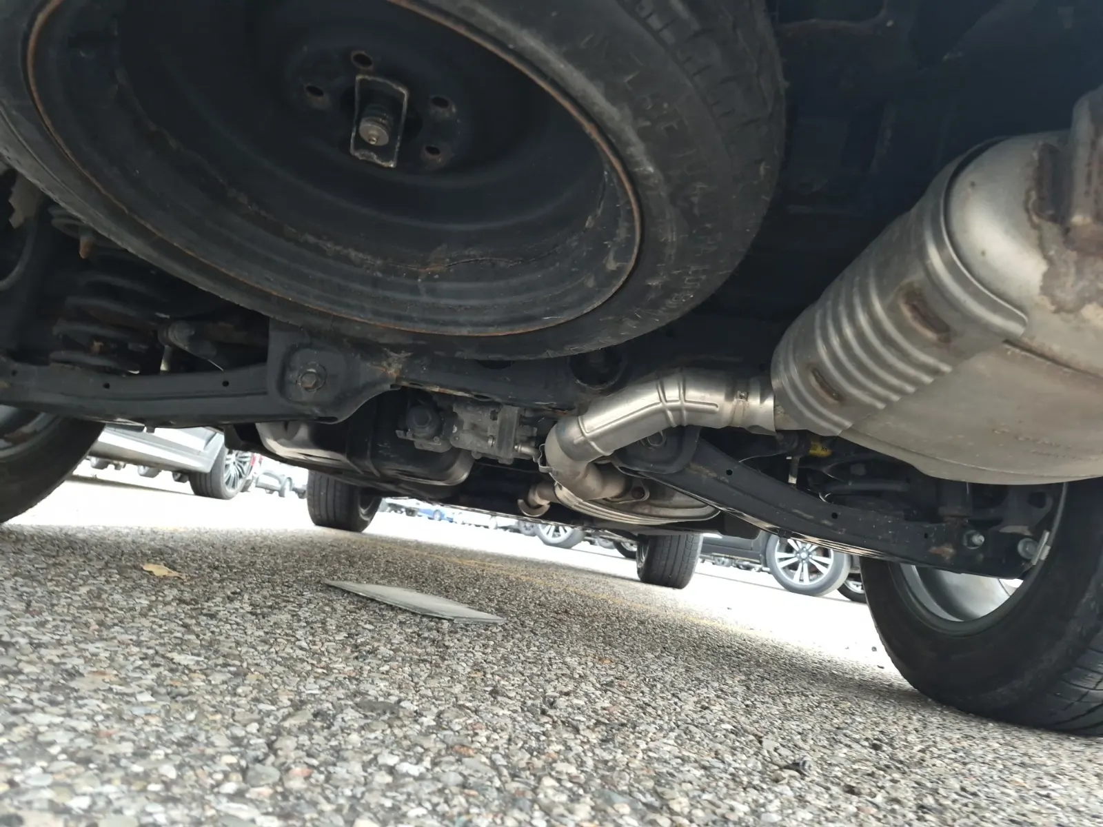 Undercarriage - Rear Photo