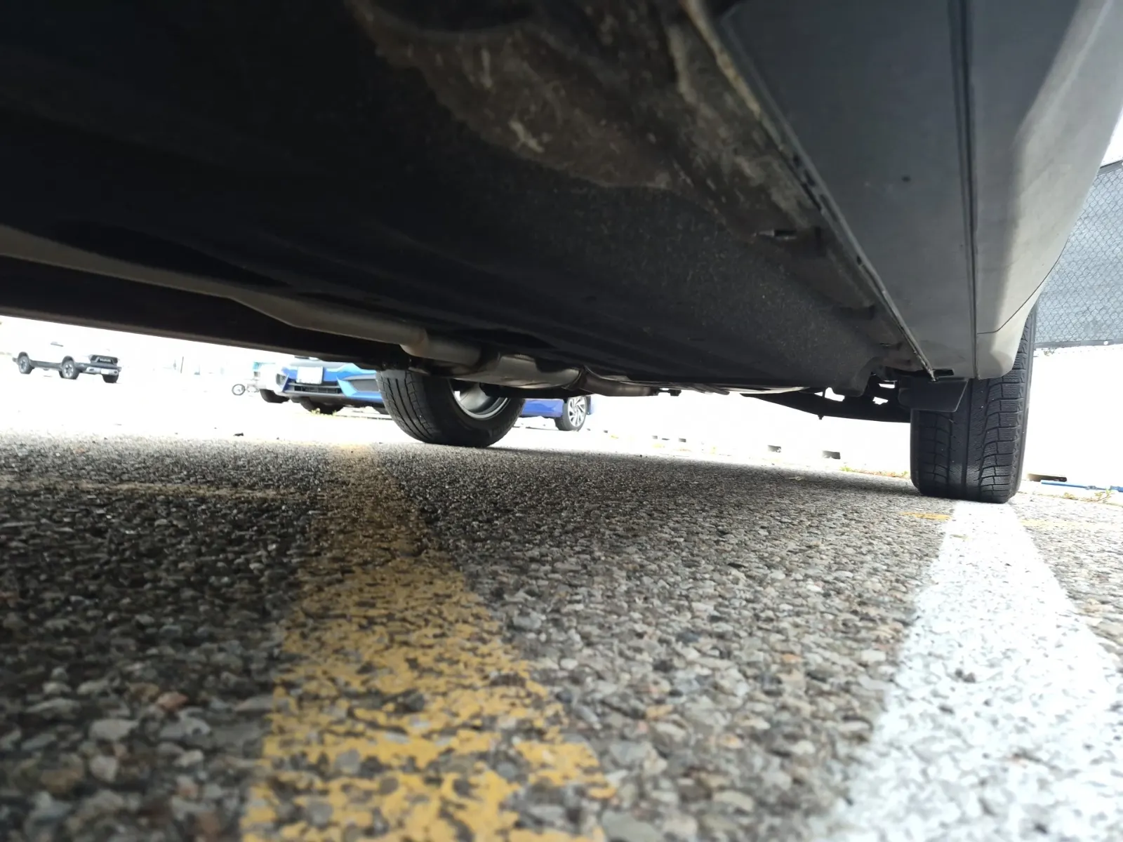 Undercarriage - Driver Photo