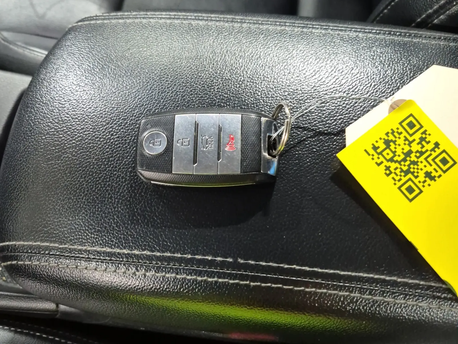 Keys/Fobs/Manual Photo