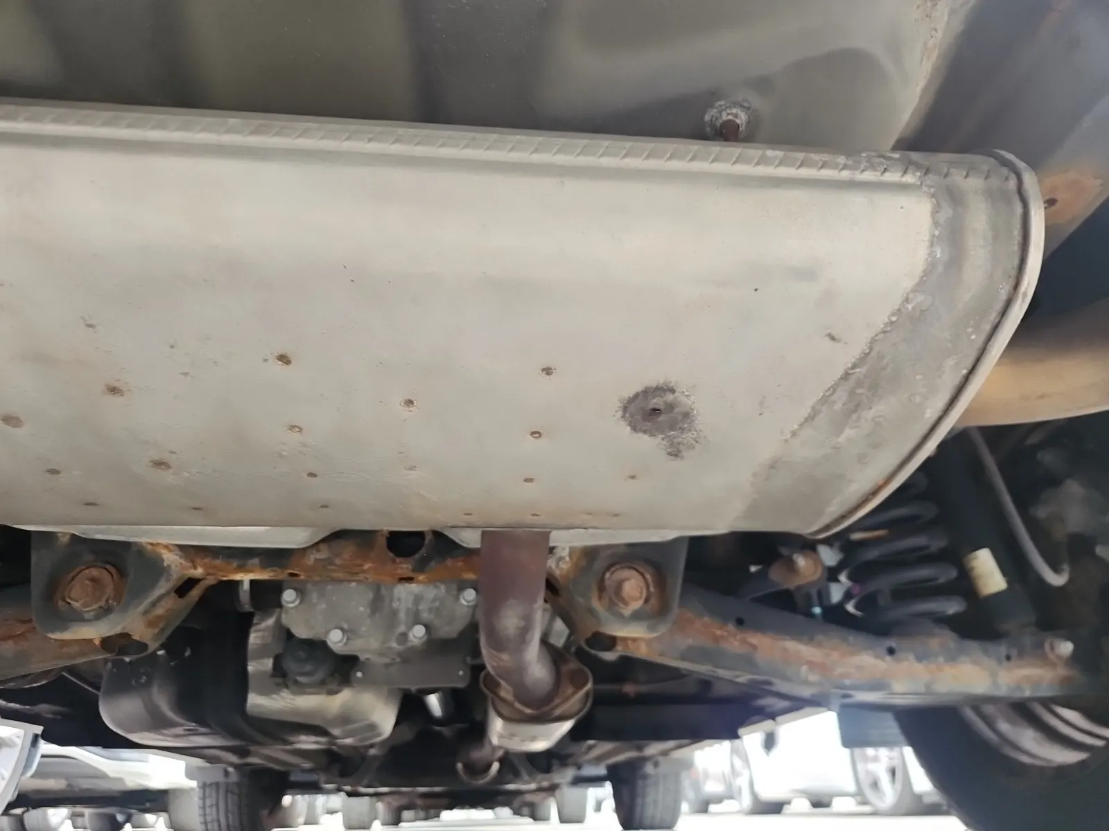 Undercarriage - Rear Photo