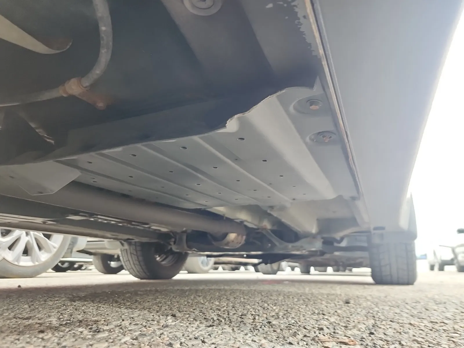 Undercarriage - Passenger Photo