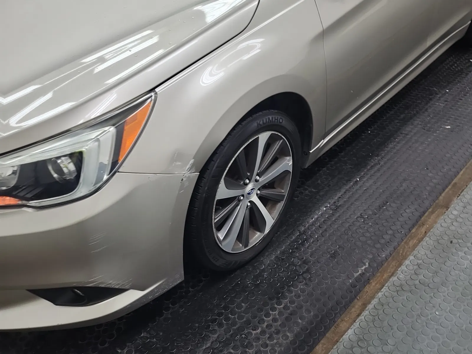 Front driver wheel/tire photo