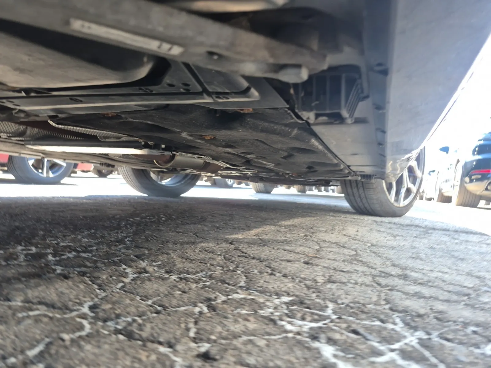 Undercarriage - Passenger Photo