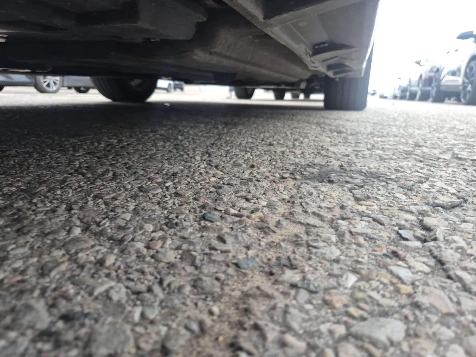 Undercarriage - Passenger Photo