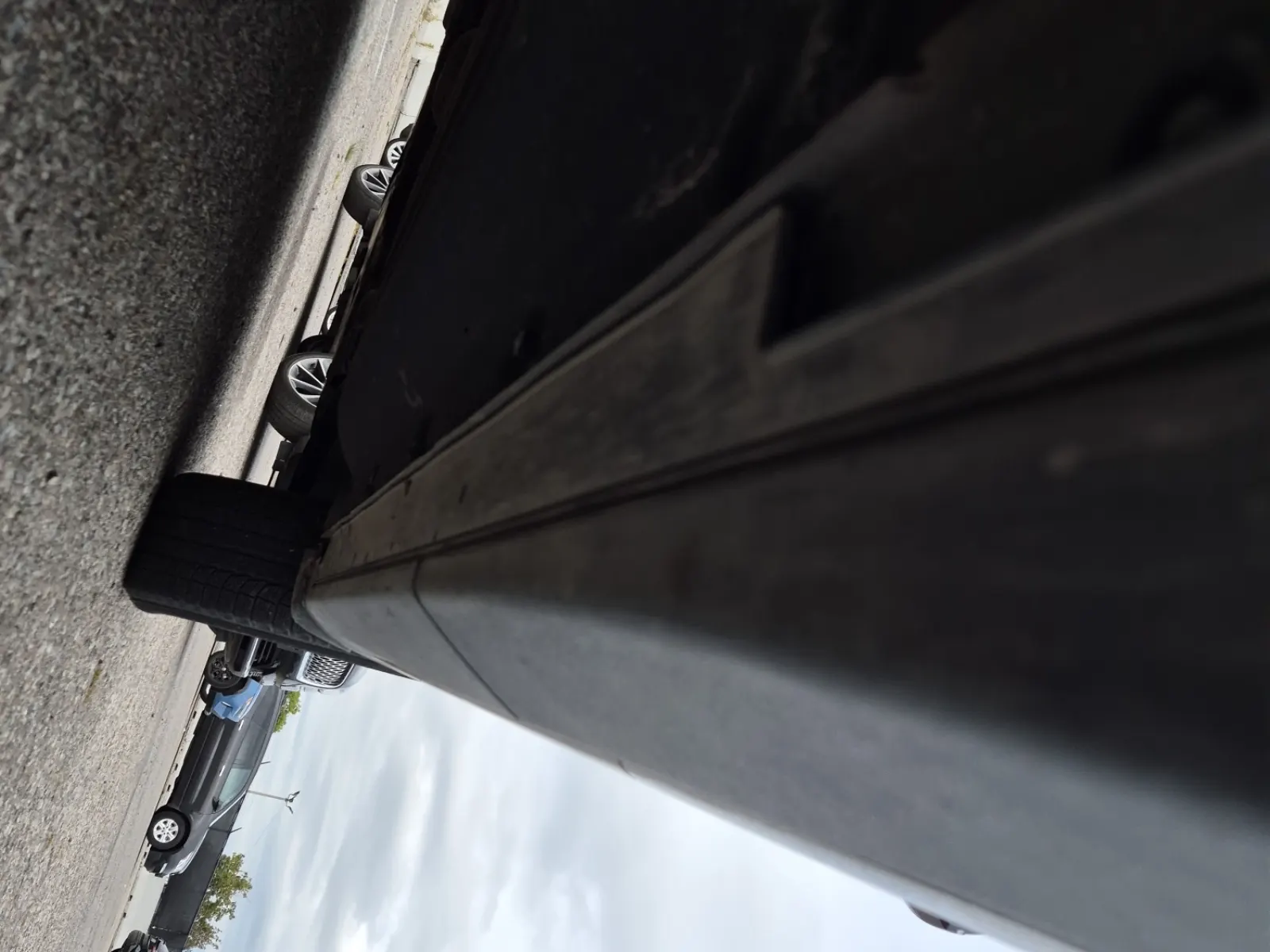 Undercarriage - Passenger Photo