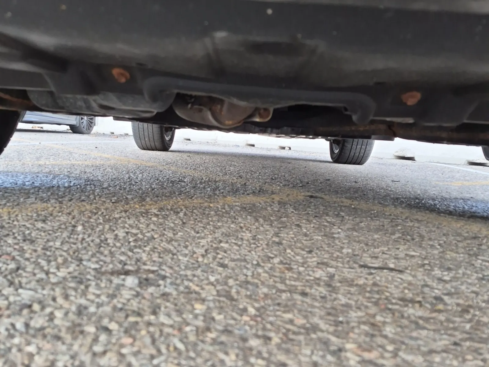 Undercarriage - Front Photo