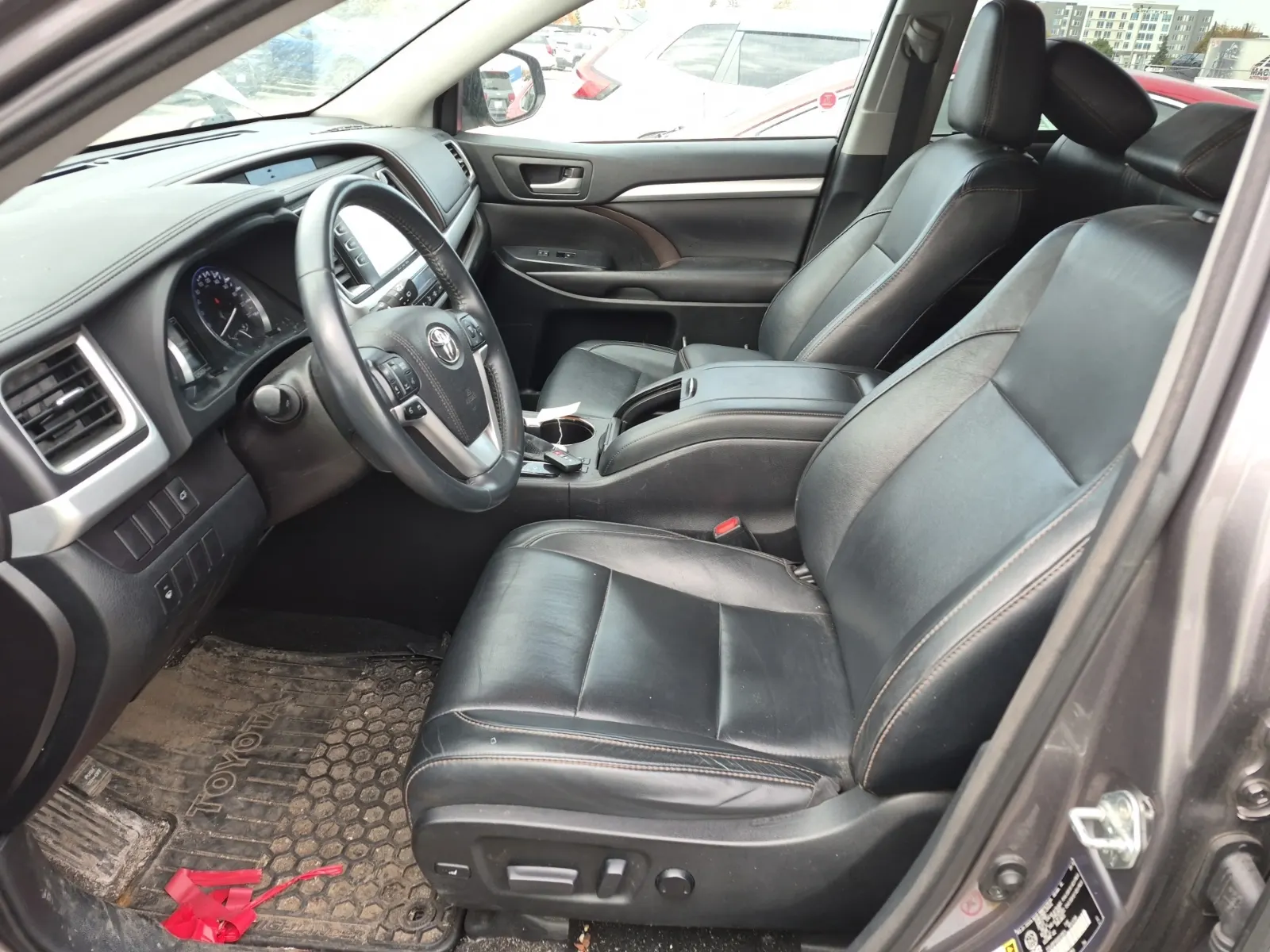 Front Interior Photo