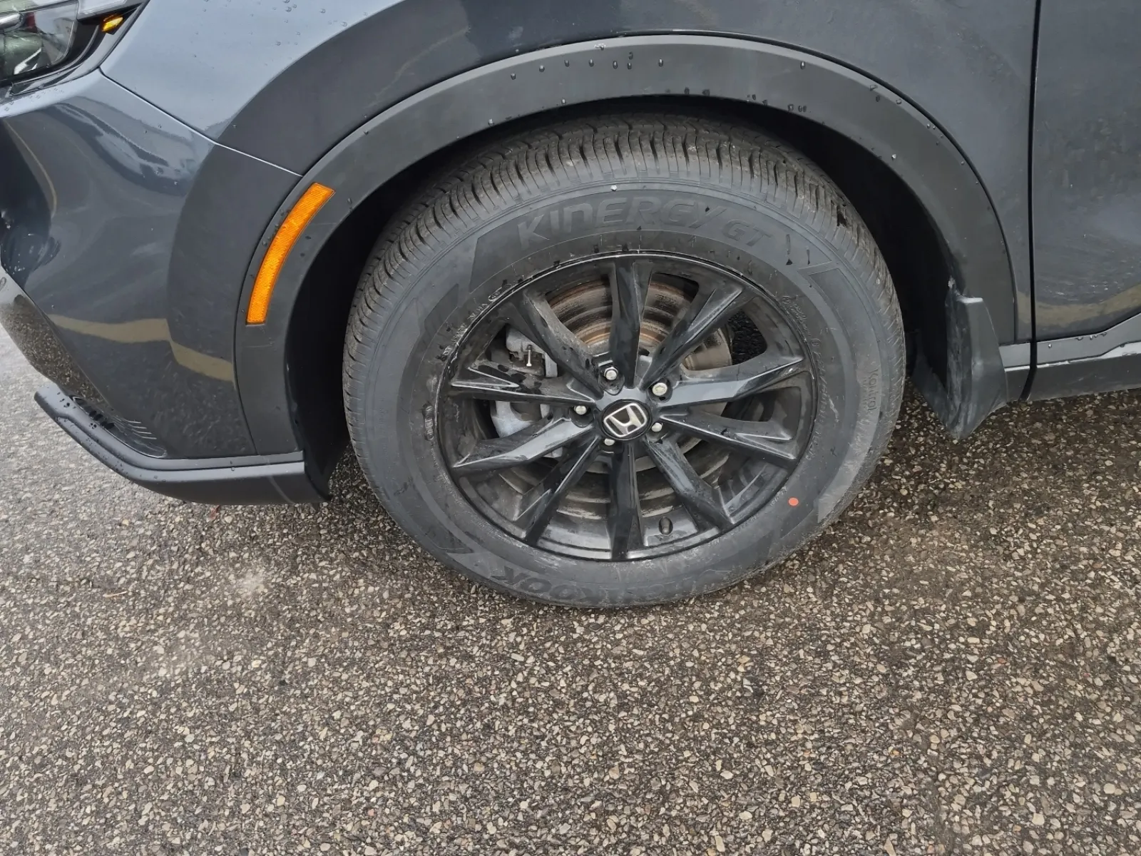 Front driver wheel/tire photo