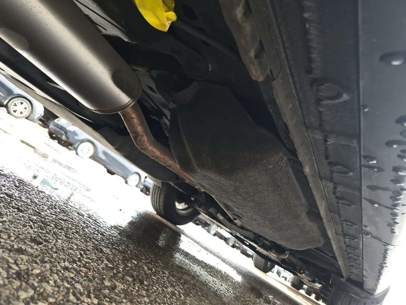 Undercarriage - Passenger Photo