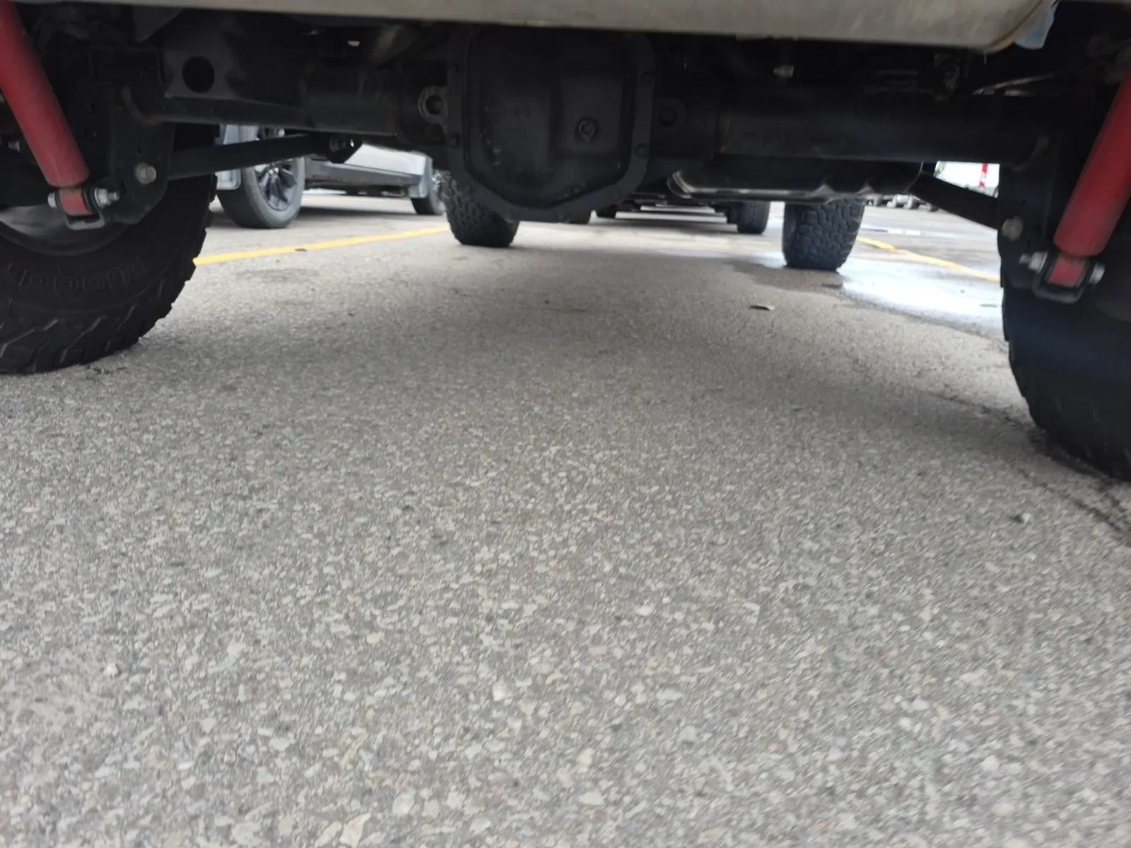 Undercarriage - Rear Photo
