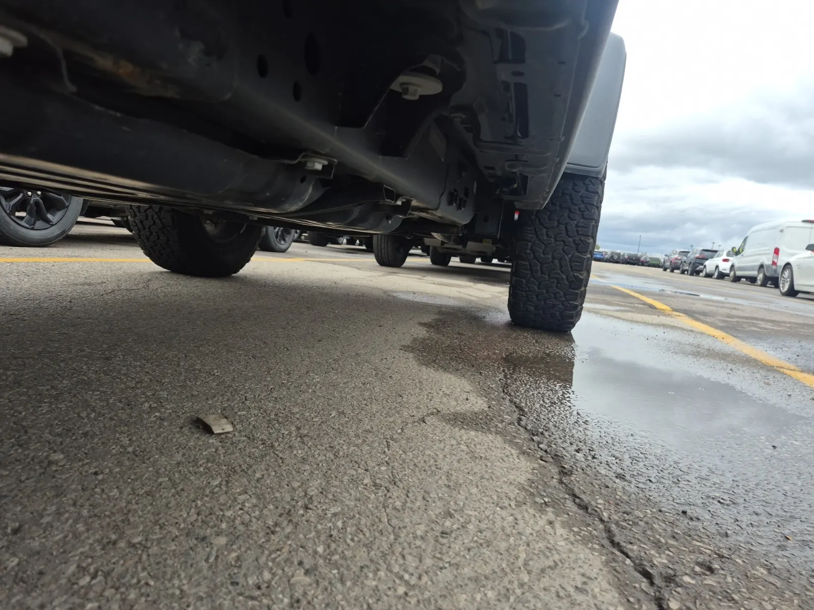 Undercarriage - Passenger Photo