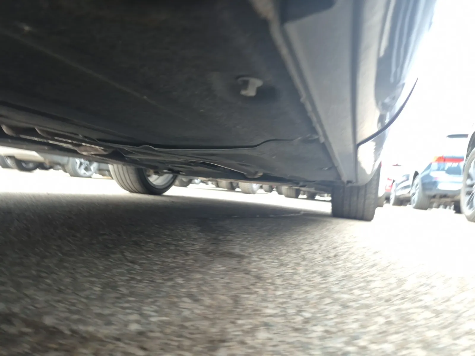 Undercarriage - Passenger Photo