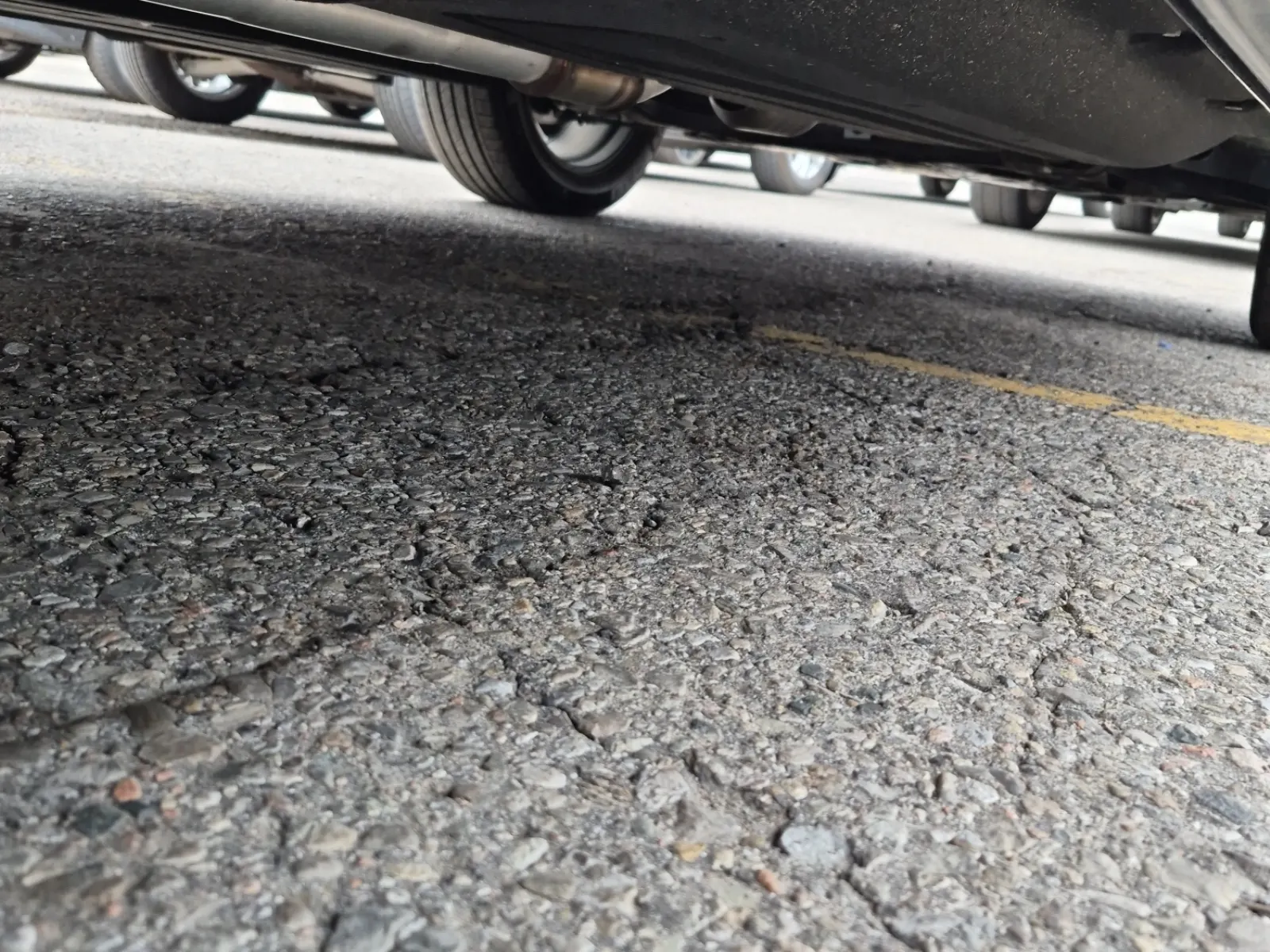 Undercarriage - Passenger Photo
