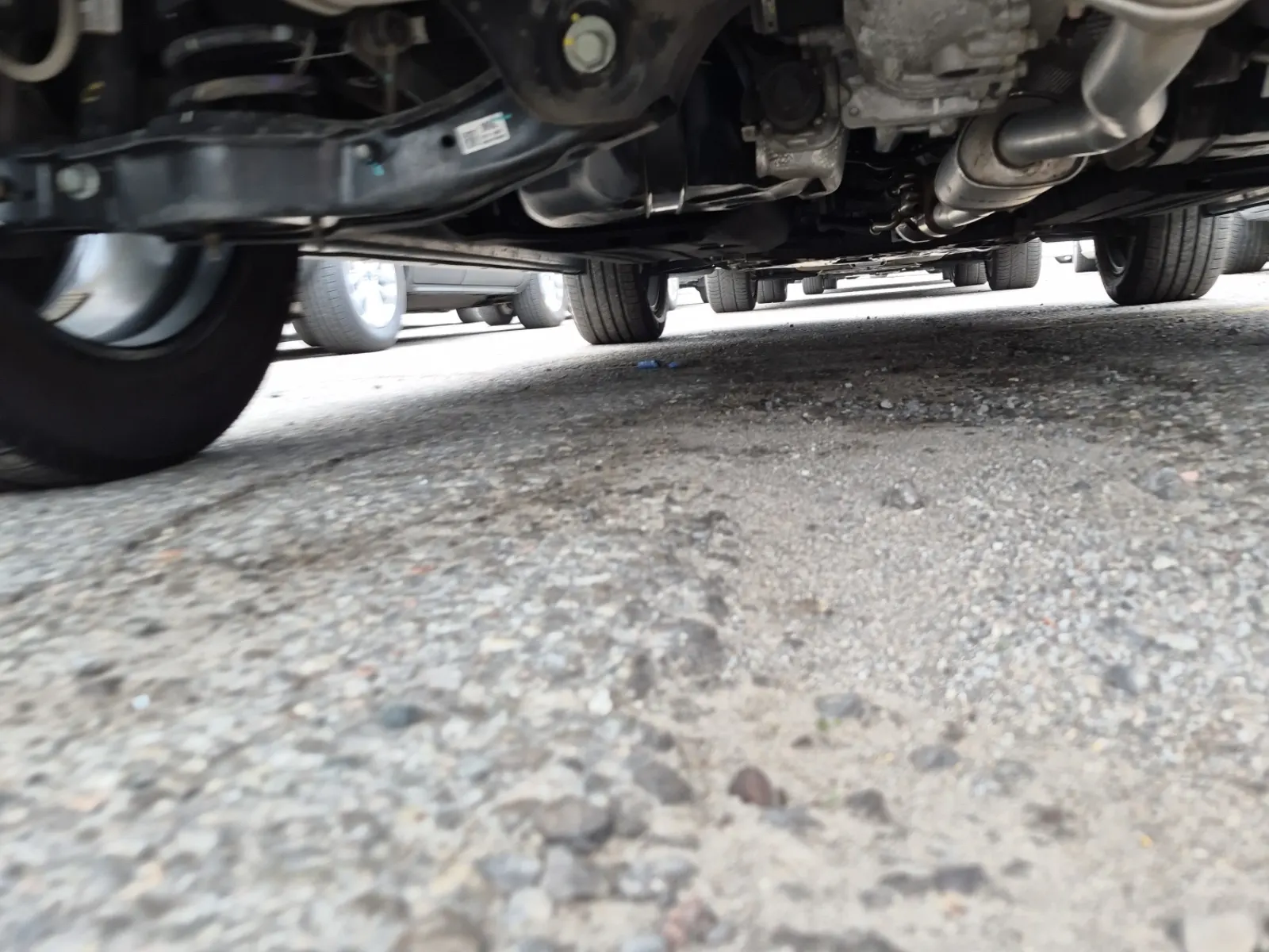 Undercarriage - Rear Photo
